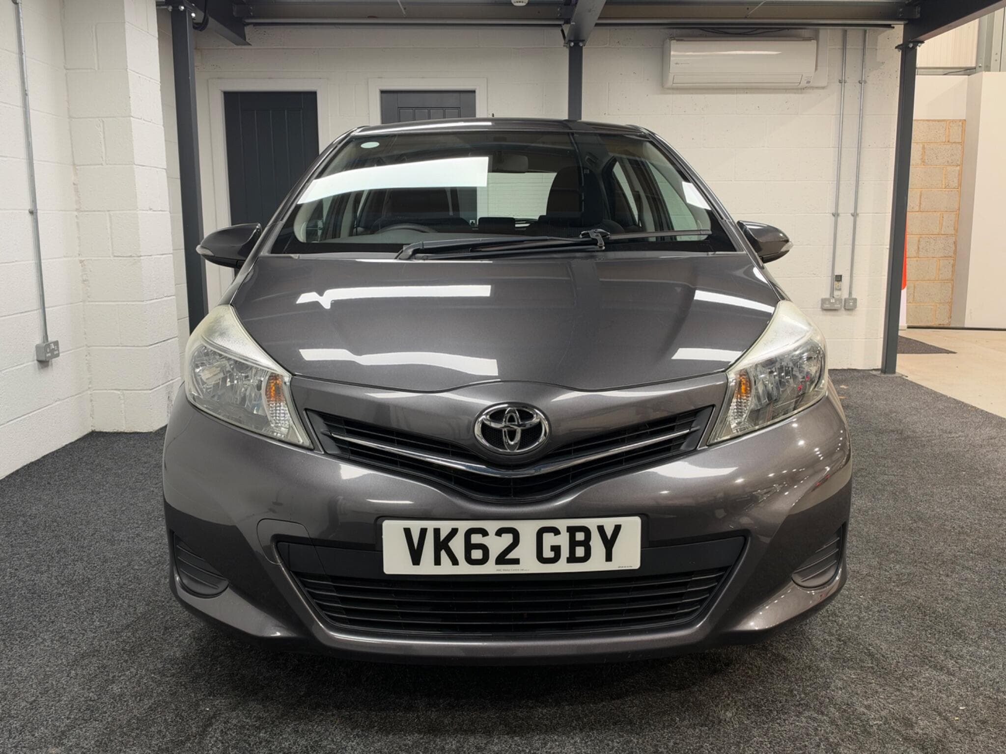 2012 Toyota Yaris - Image 3