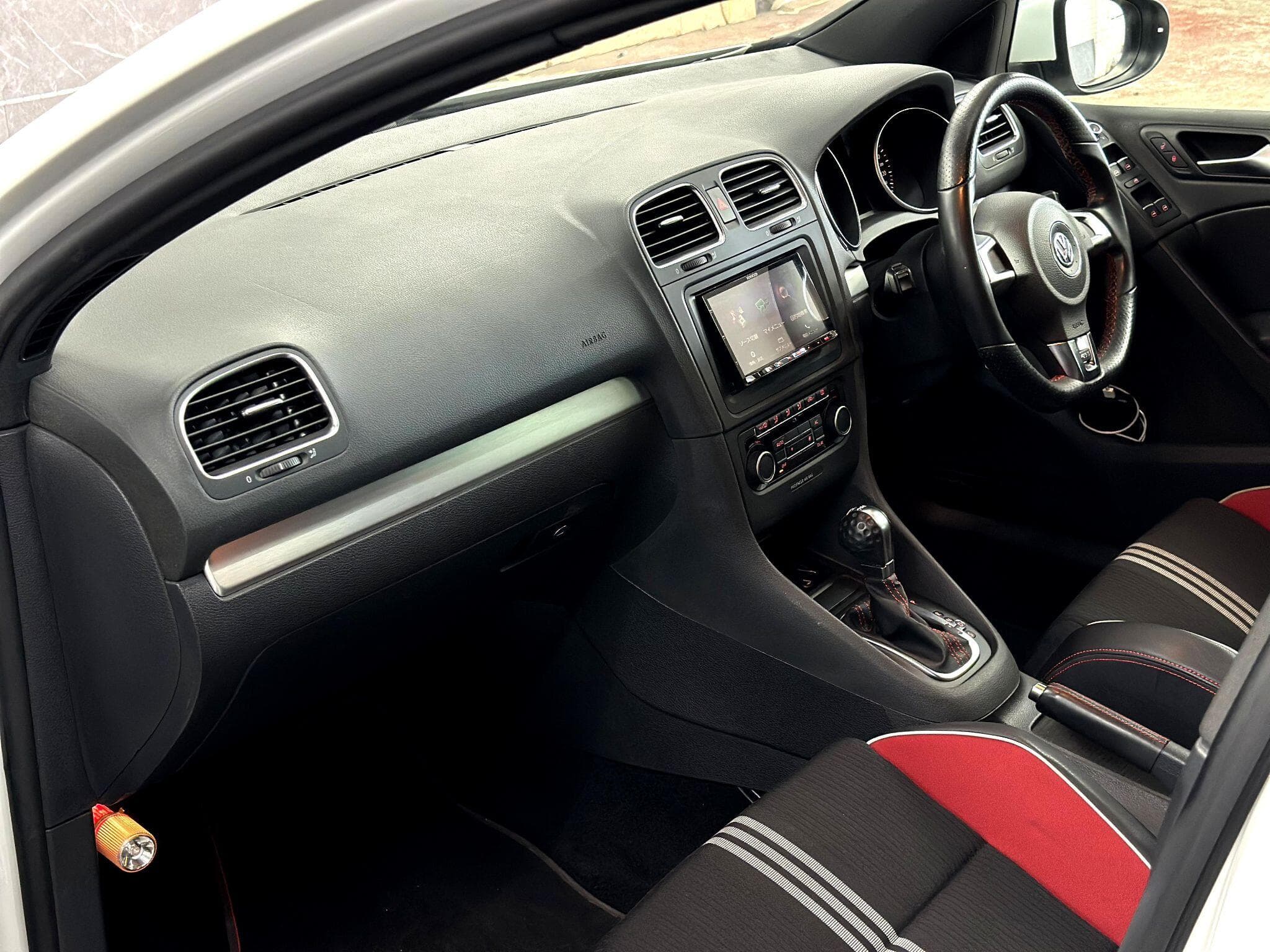 2011 Volkswagen Golf - Thumbnail 46