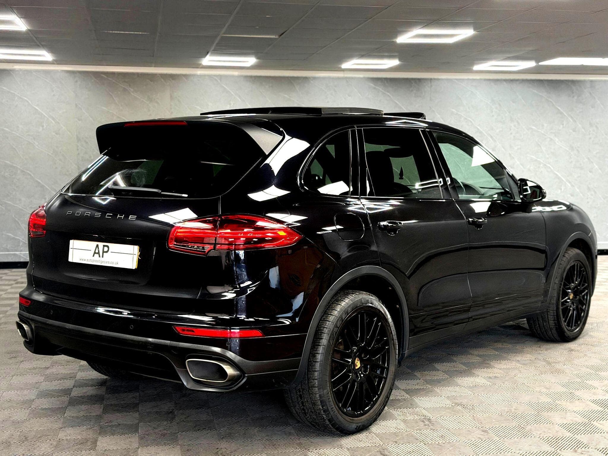 2014 Porsche Cayenne - Thumbnail 21