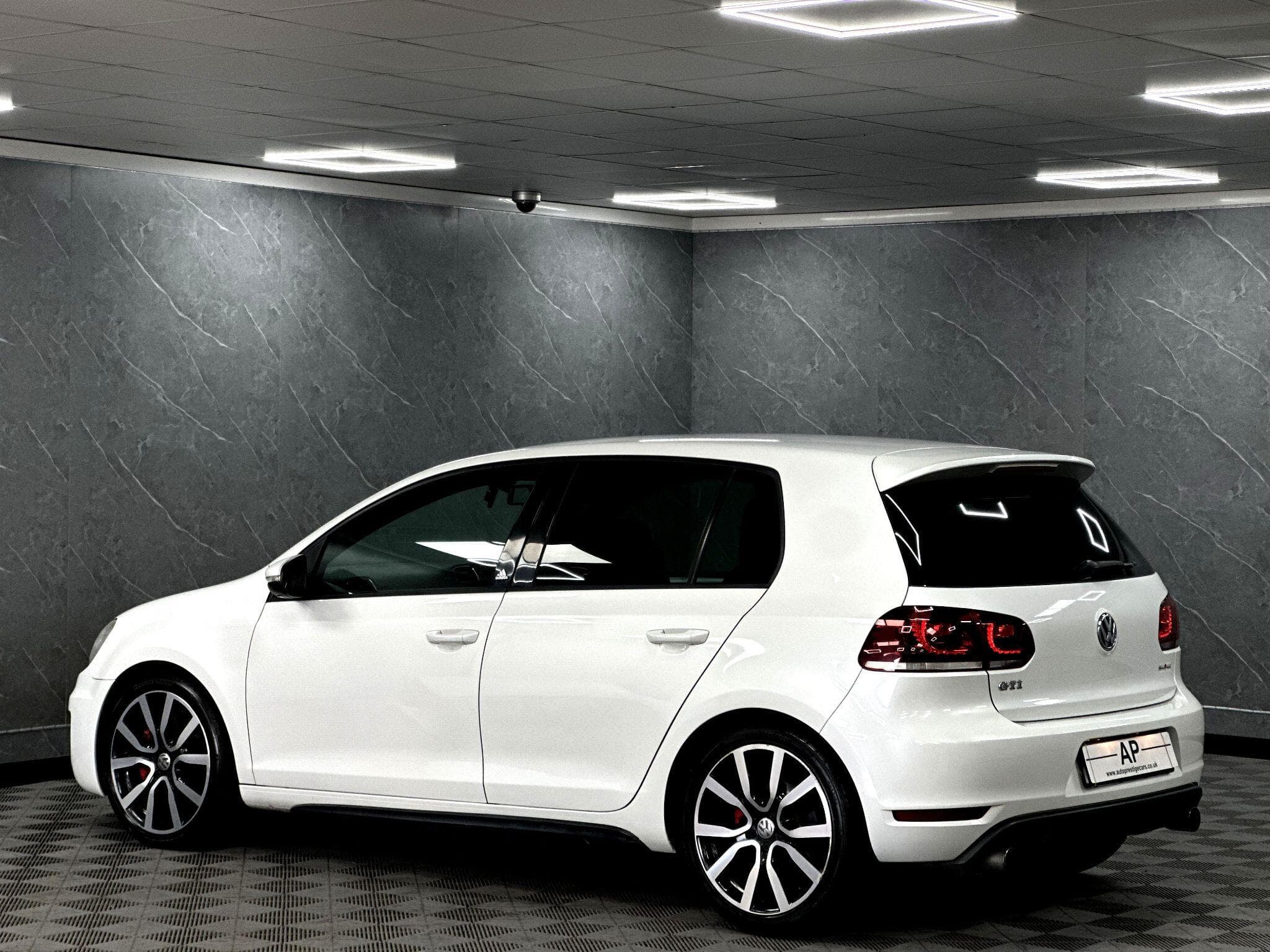 2011 Volkswagen Golf - Thumbnail 17