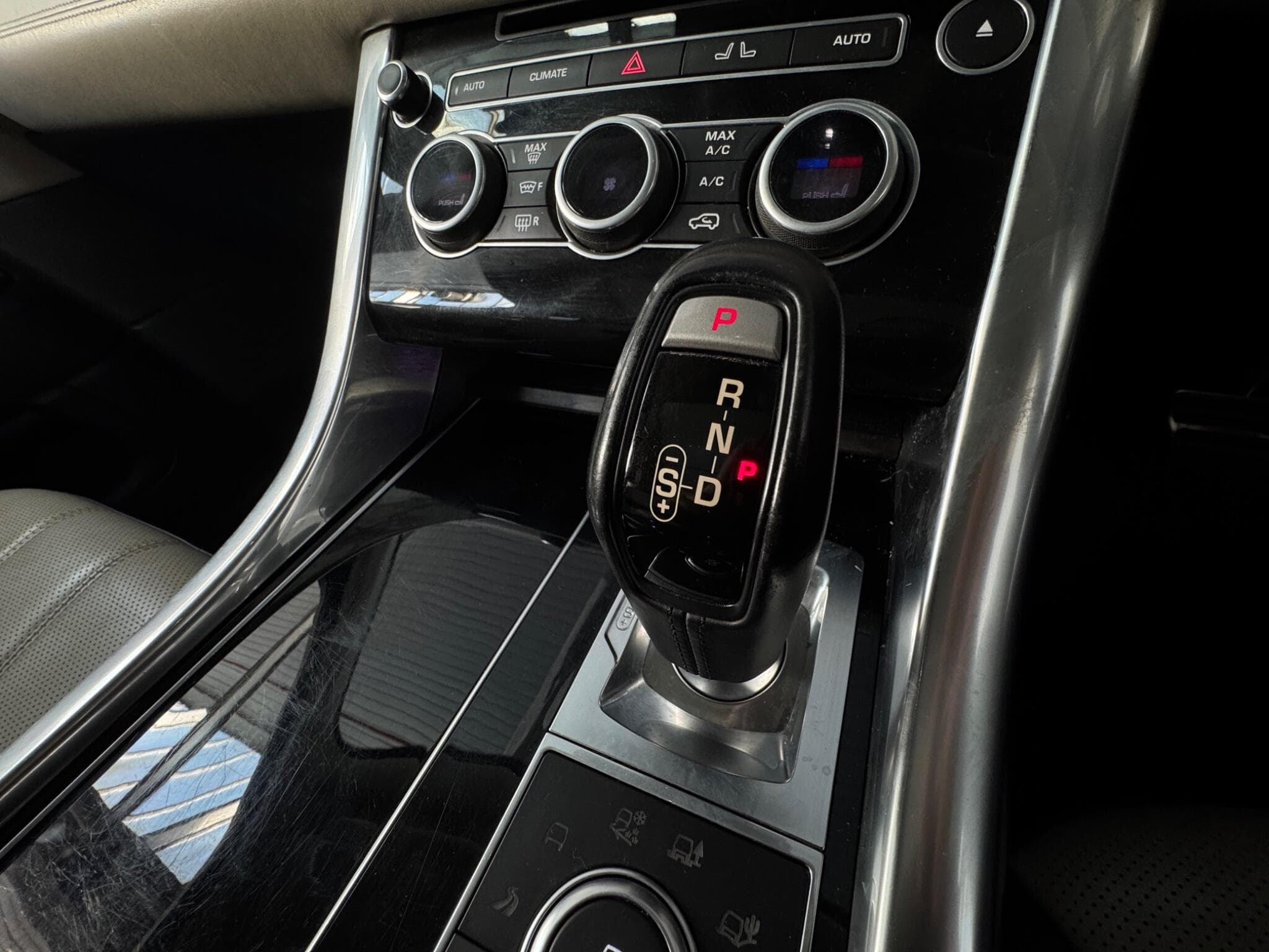 2016 Land Rover Range Rover Sport - Thumbnail 24