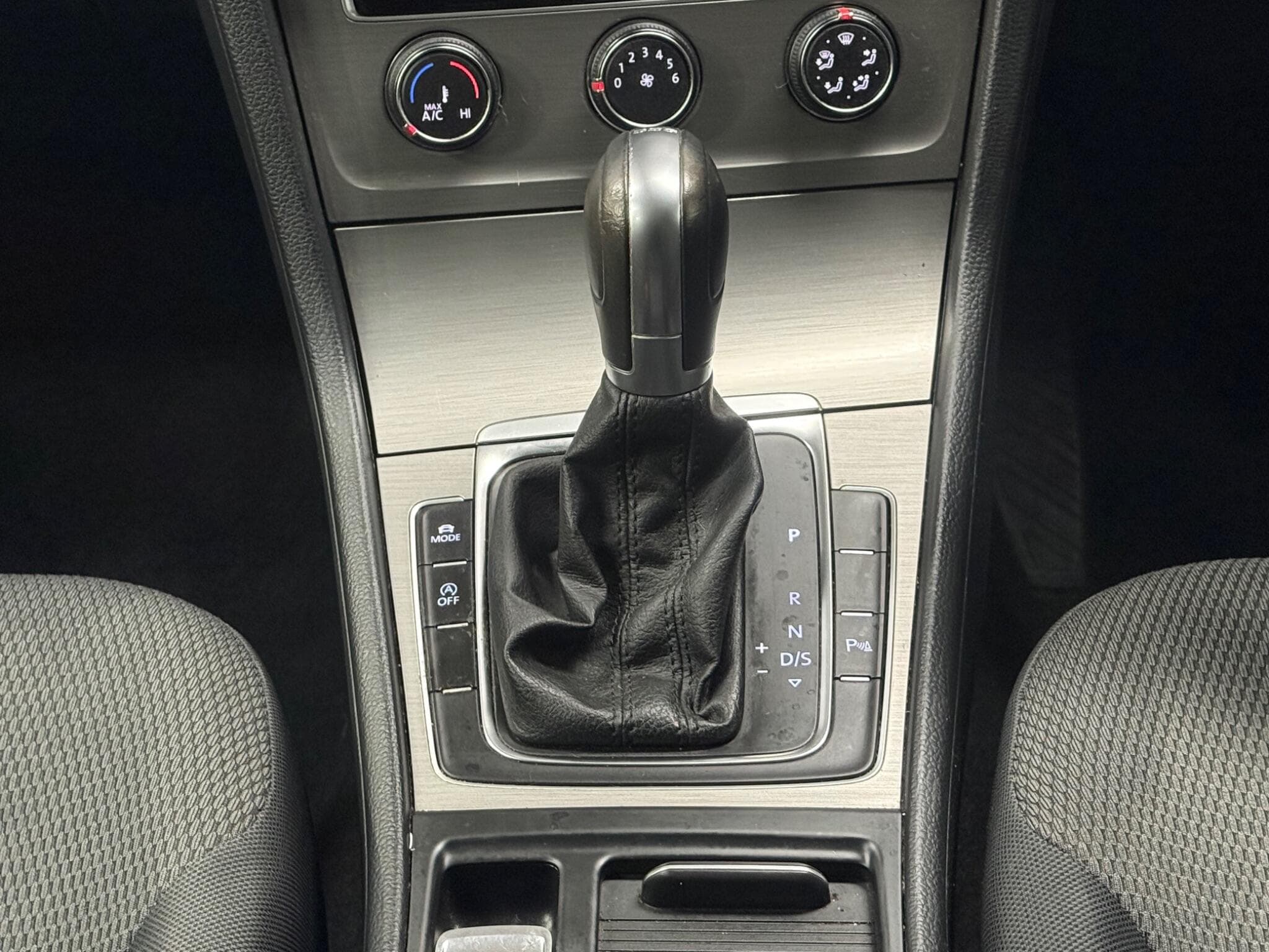 2014 Volkswagen Golf - Thumbnail 17