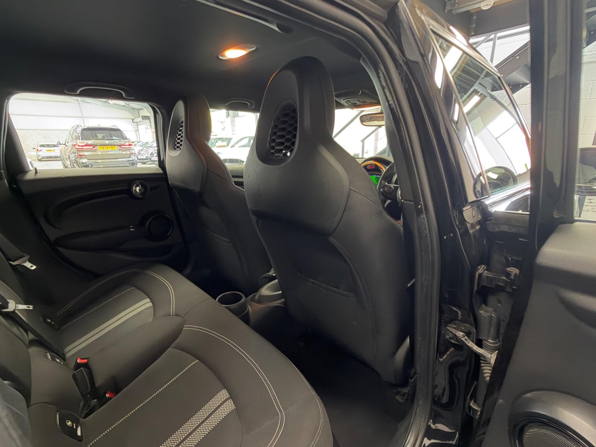 2018 MINI Hatch - Thumbnail 23