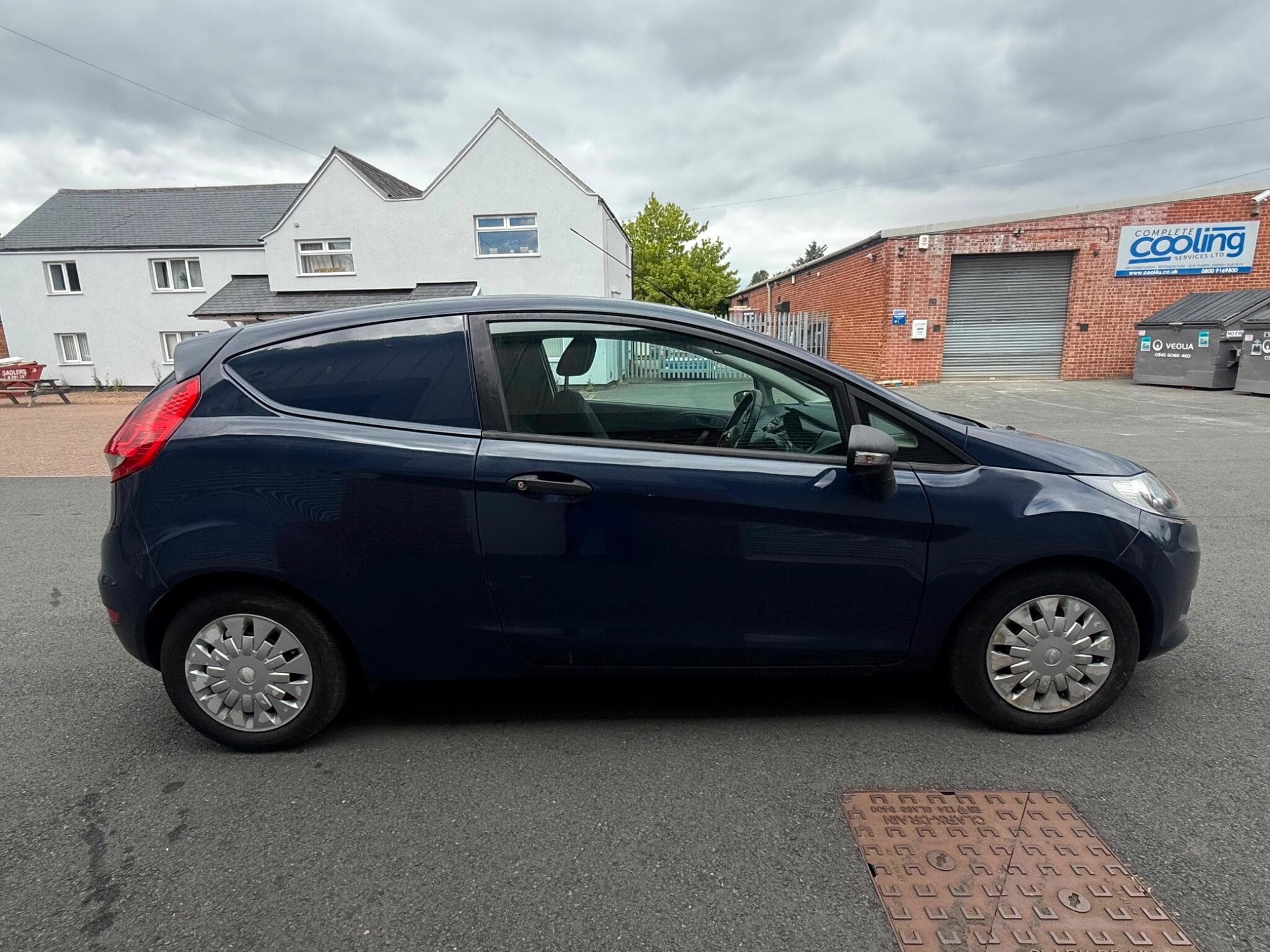 2012 Ford Fiesta Van - Thumbnail 5