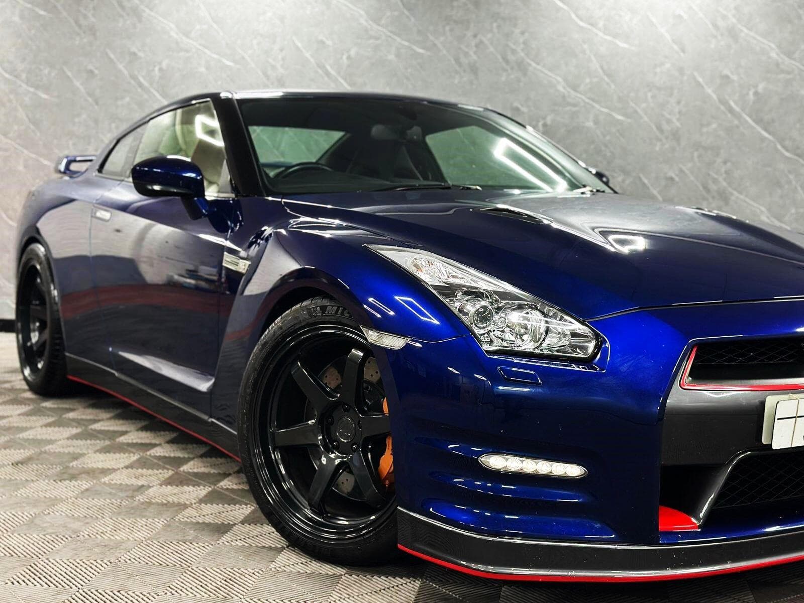 2012 Nissan GT-R - Thumbnail 16