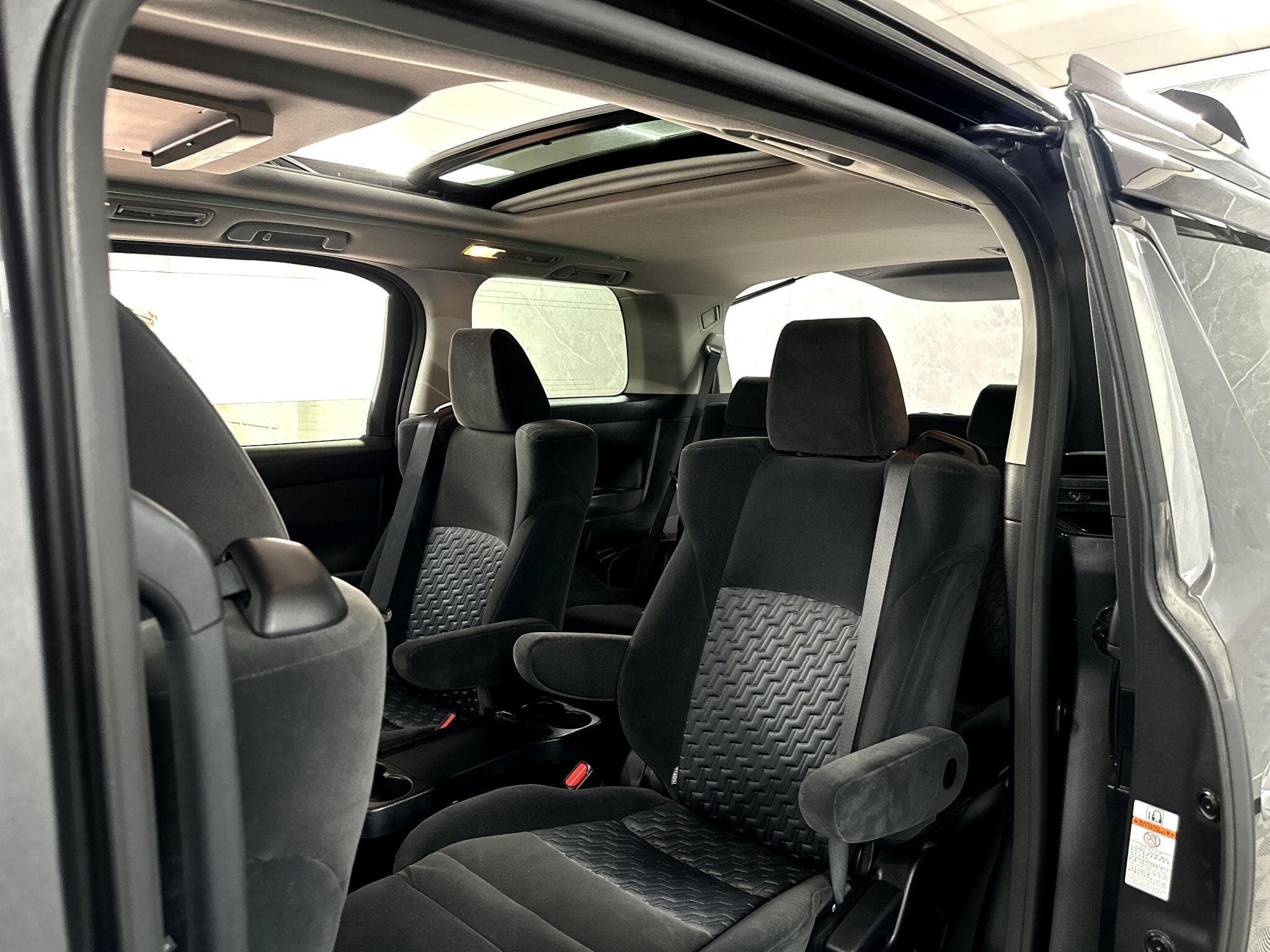 2015 Toyota Vellfire - Thumbnail 49