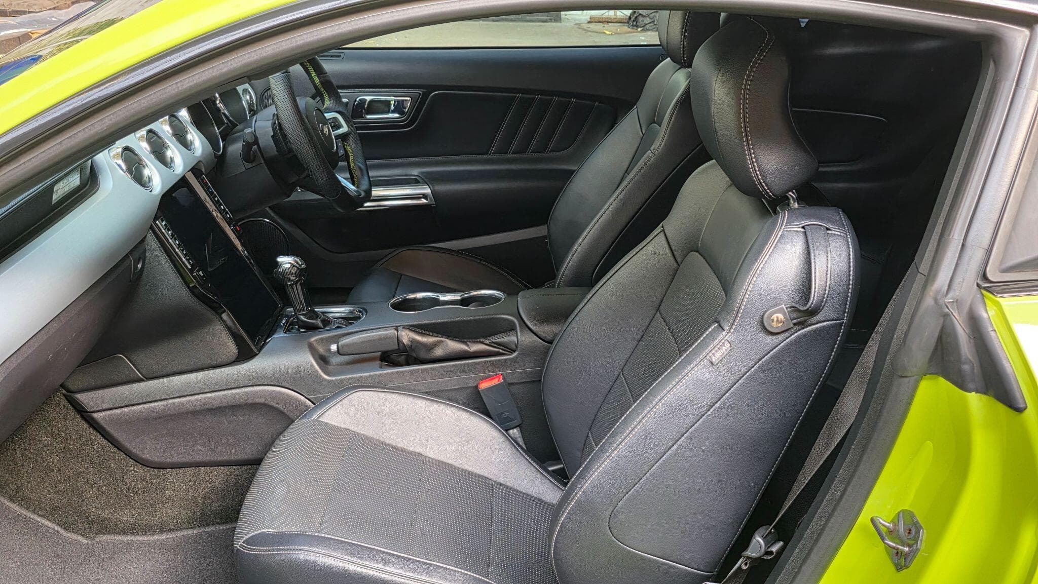 2016 Ford Mustang - Thumbnail 29