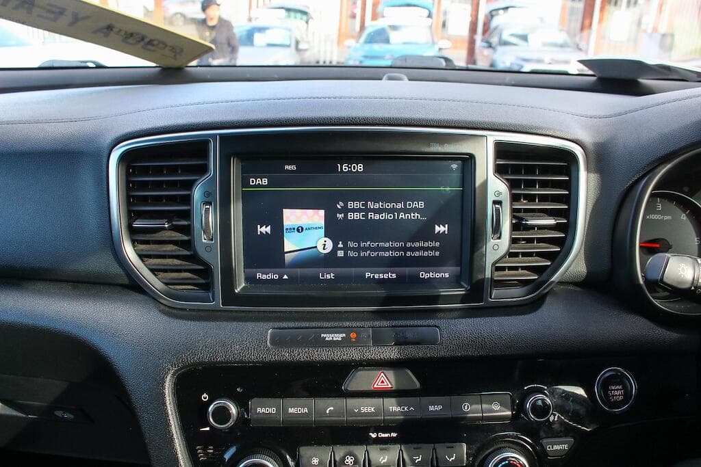 2016 Kia Sportage - Thumbnail 32