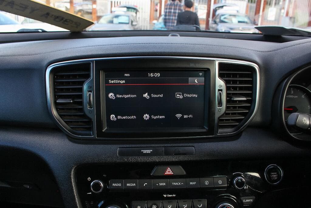 2016 Kia Sportage - Thumbnail 39