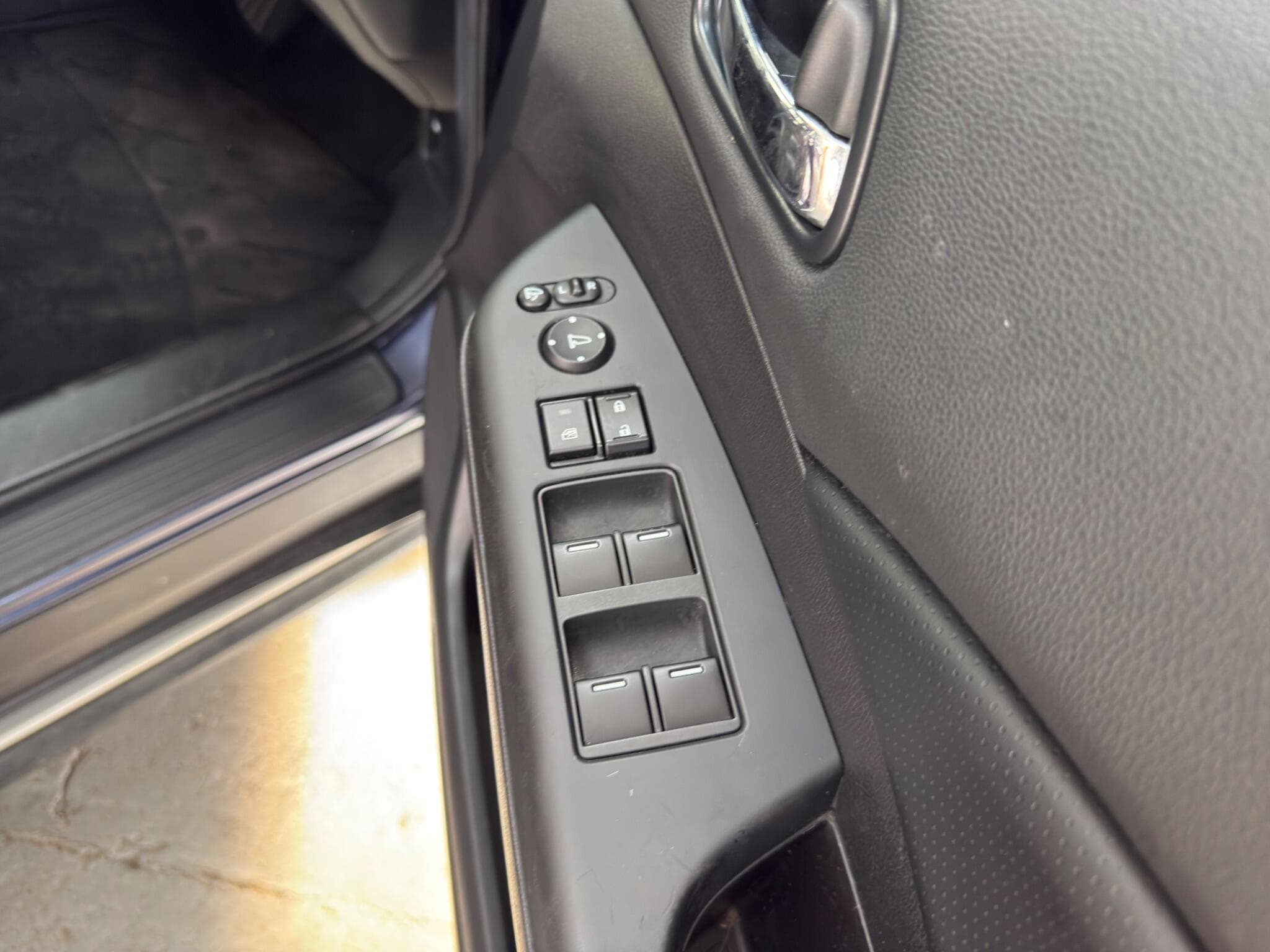 2013 Honda CR-V - Thumbnail 25