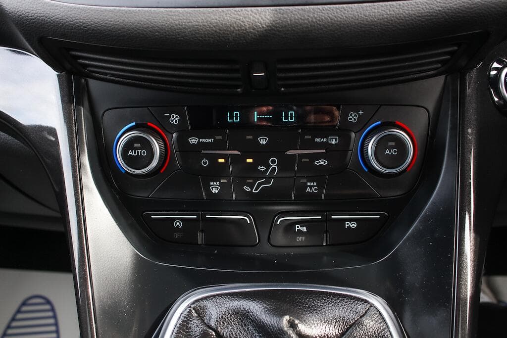 2019 Ford Kuga - Thumbnail 40