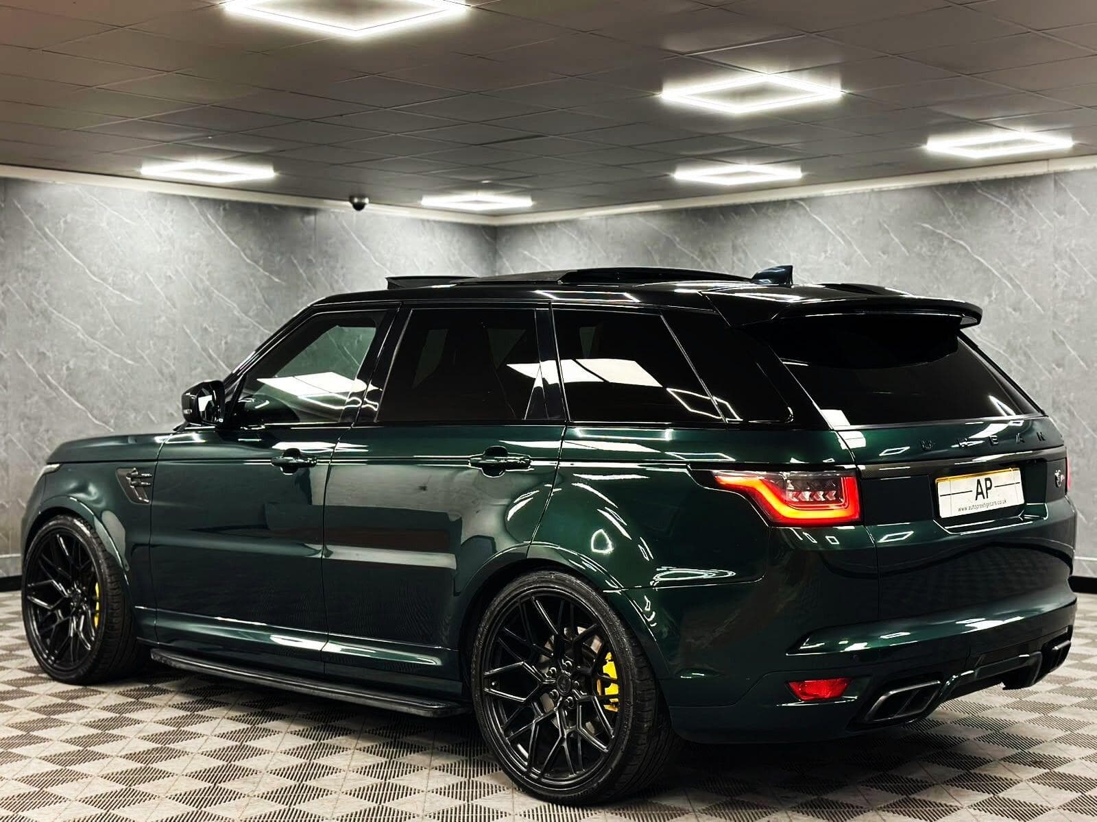 2019 Land Rover Range Rover Sport - Image 3