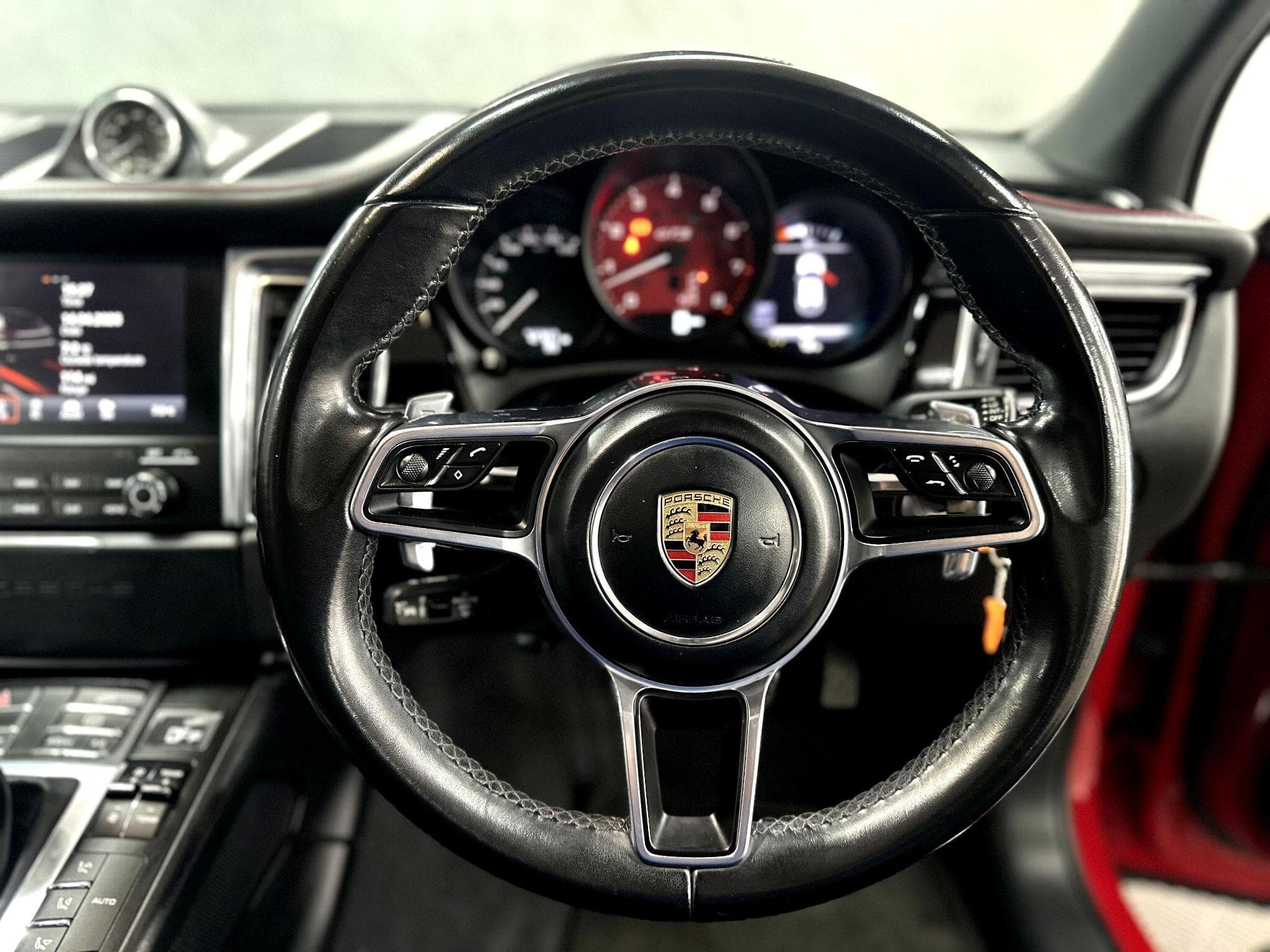 2016 Porsche Macan - Thumbnail 29