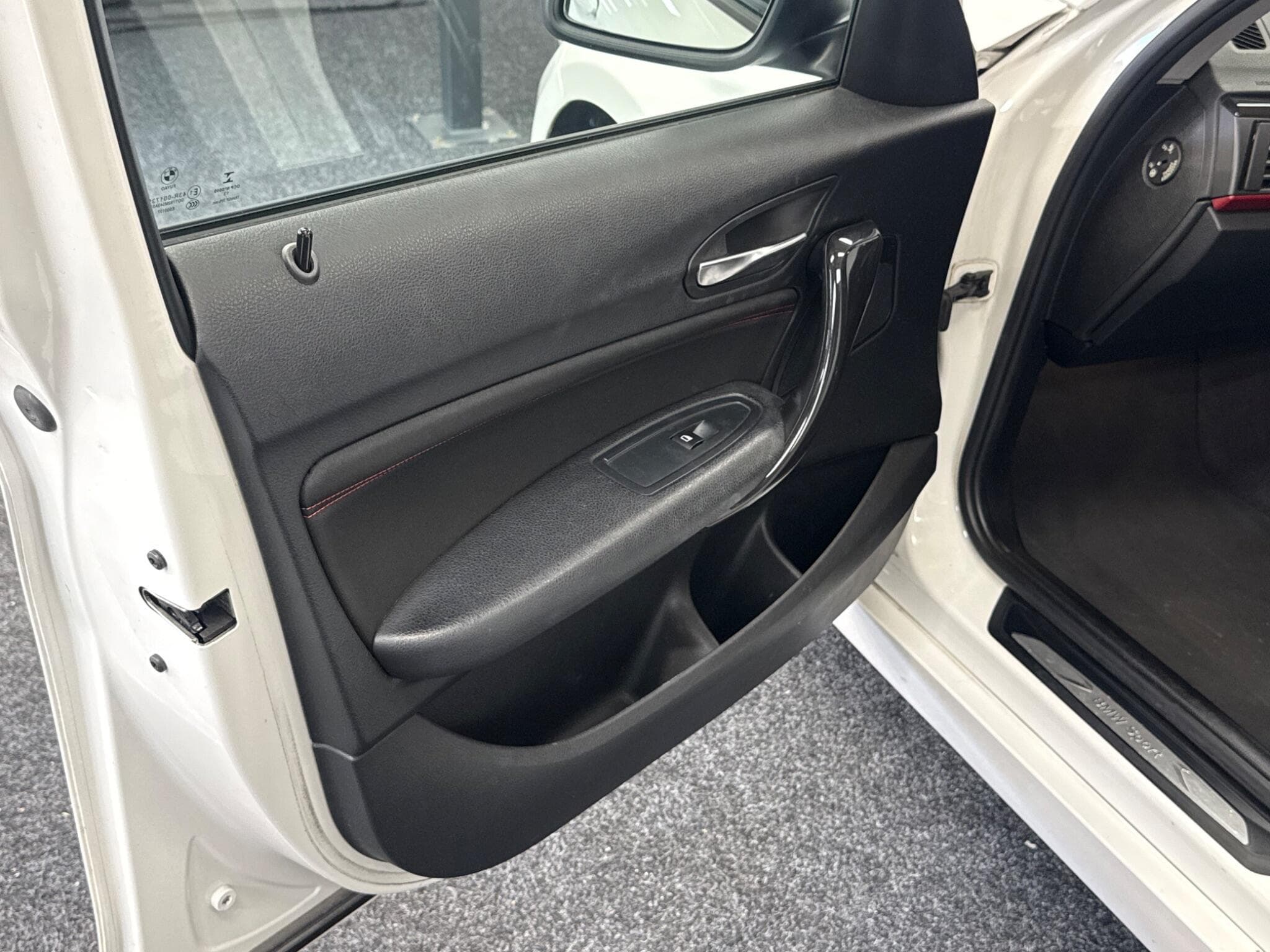 2014 BMW 1 Series - Thumbnail 25