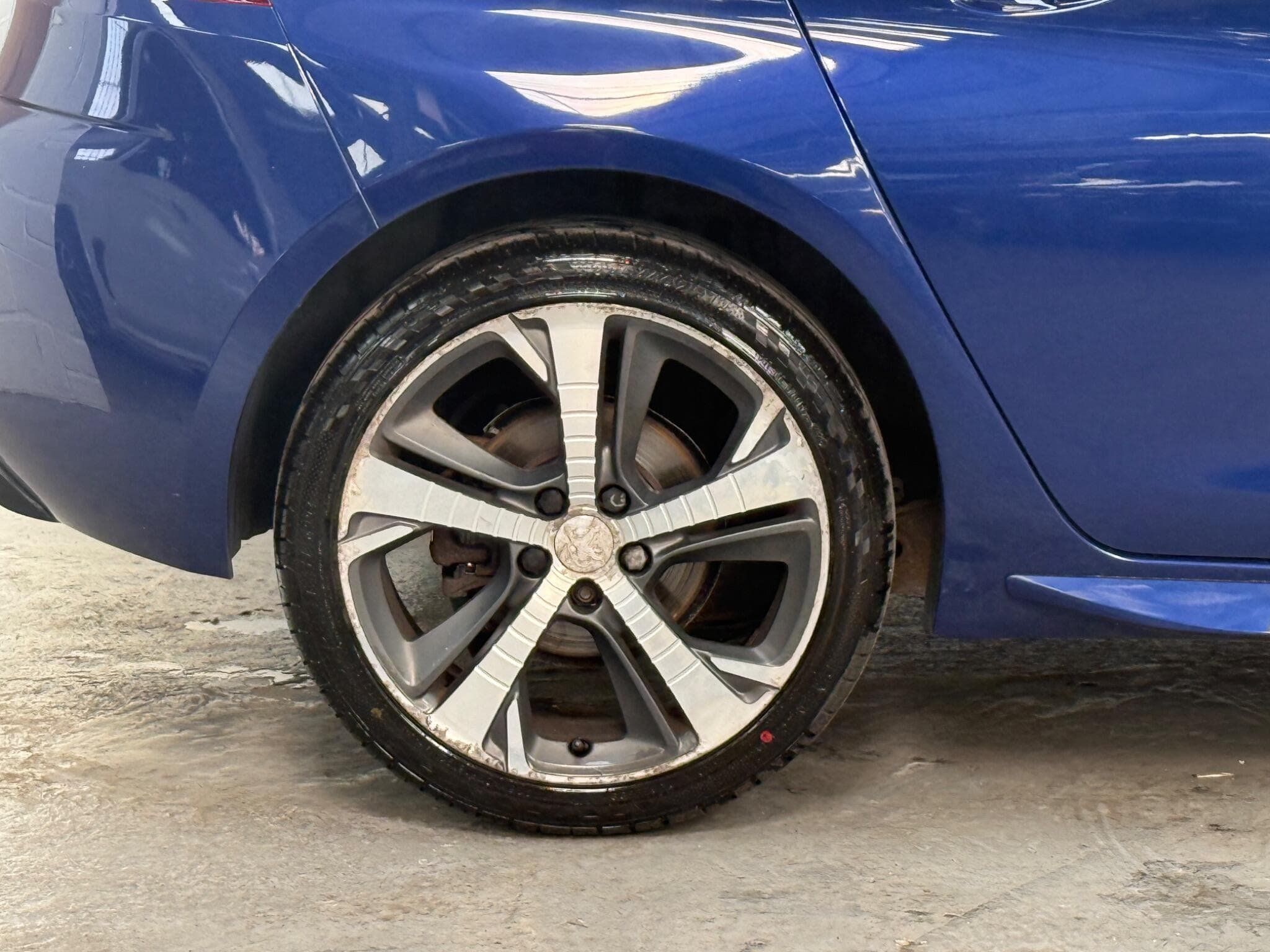 2015 Peugeot 308 - Thumbnail 19