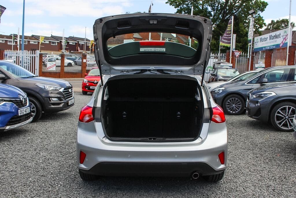 2019 Ford Focus - Thumbnail 8