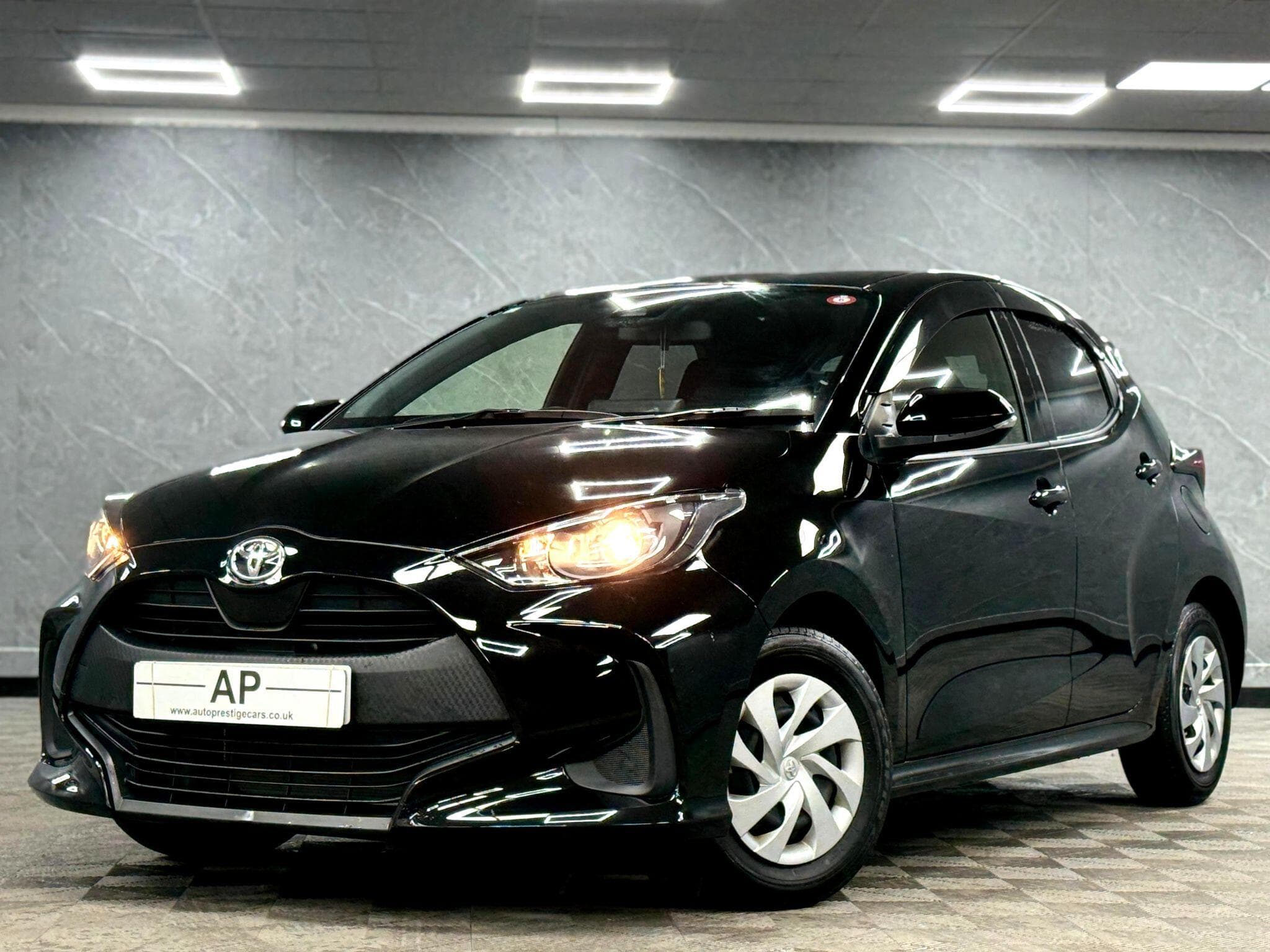 2023 Toyota Yaris - Thumbnail 7