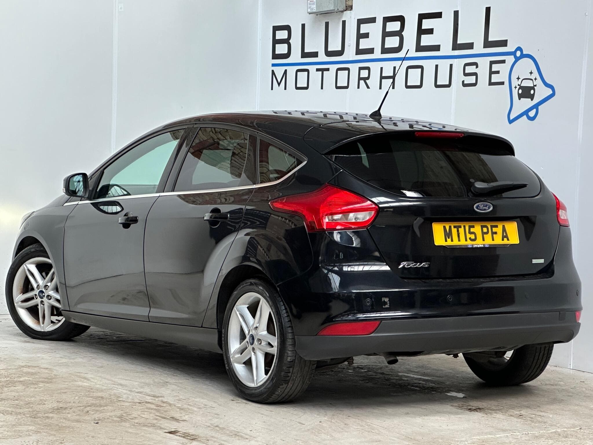 2015 Ford Focus - Thumbnail 5
