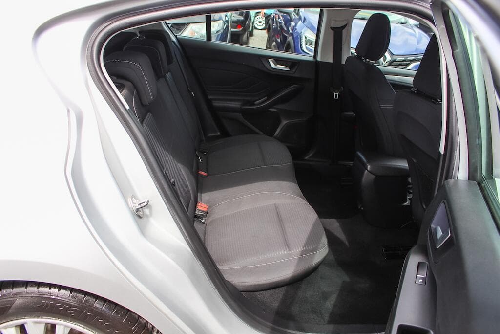 2019 Ford Focus - Thumbnail 31