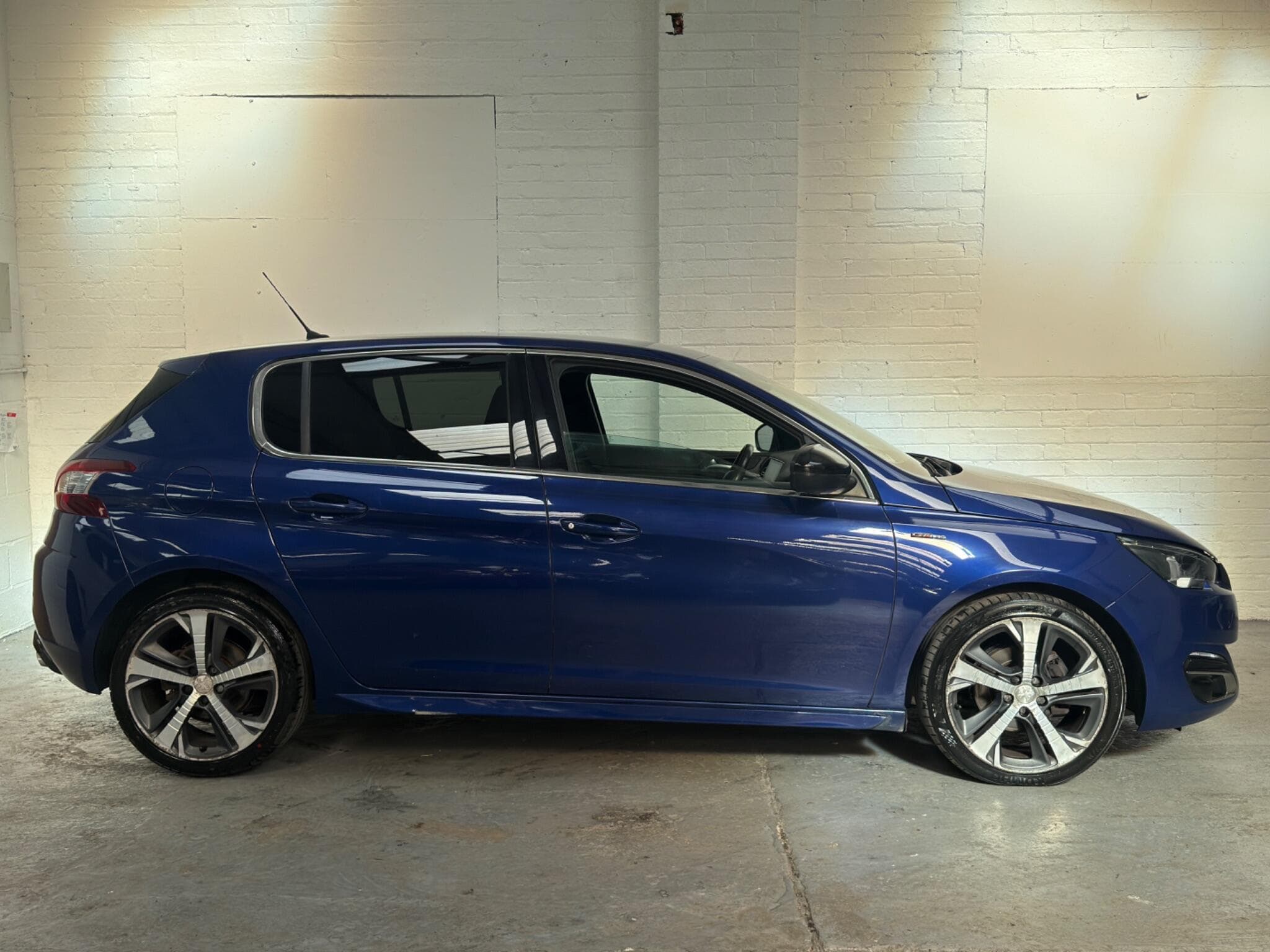 2015 Peugeot 308 - Thumbnail 11