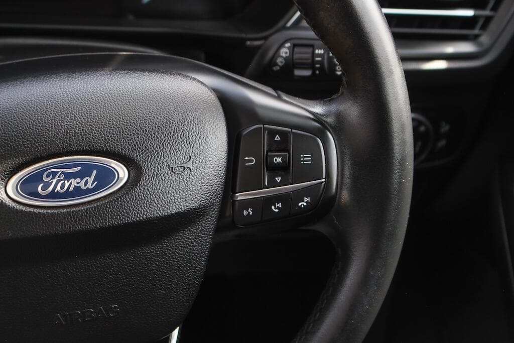 2019 Ford Focus - Thumbnail 25