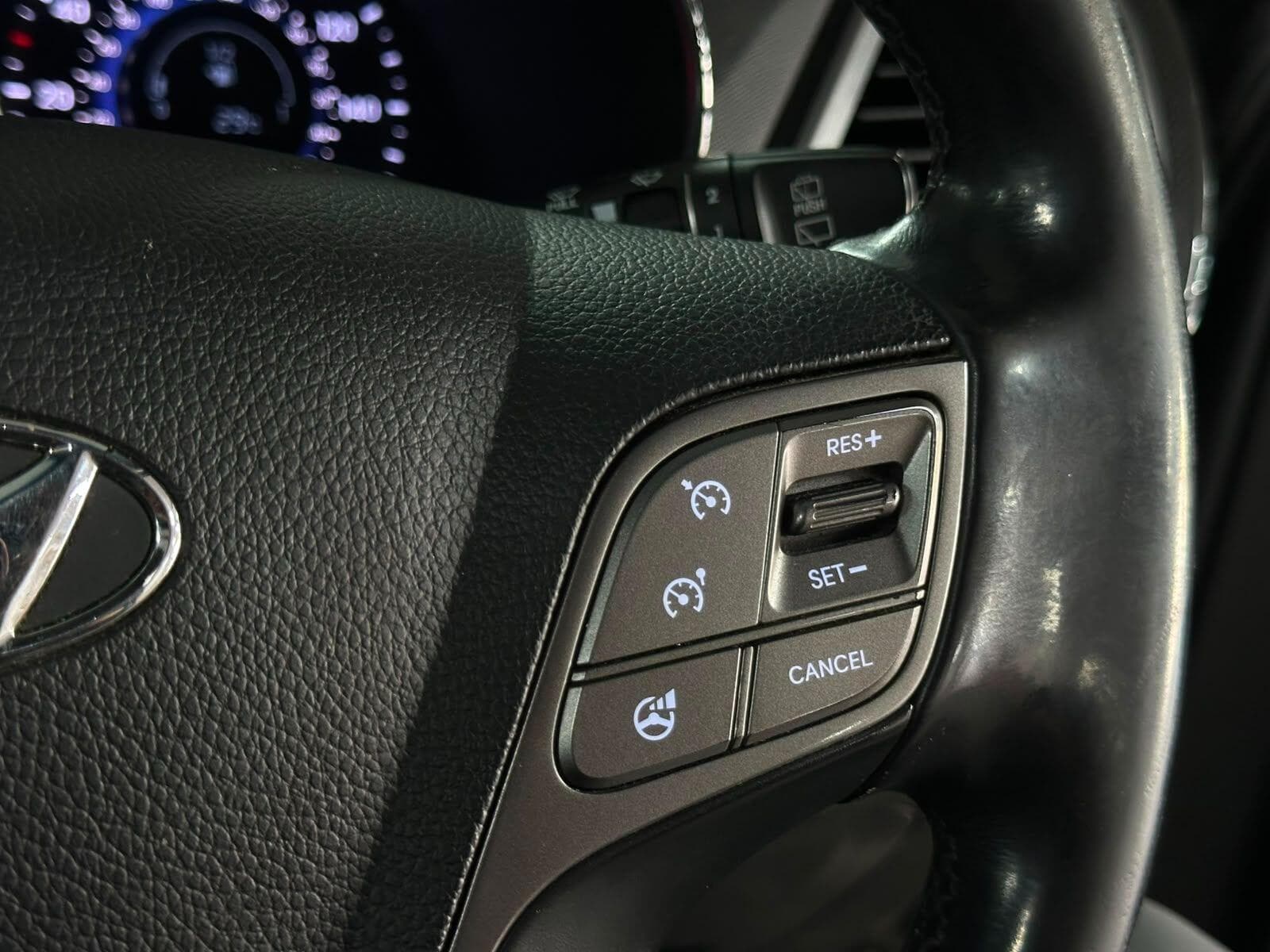 2013 Hyundai Santa Fe - Thumbnail 18