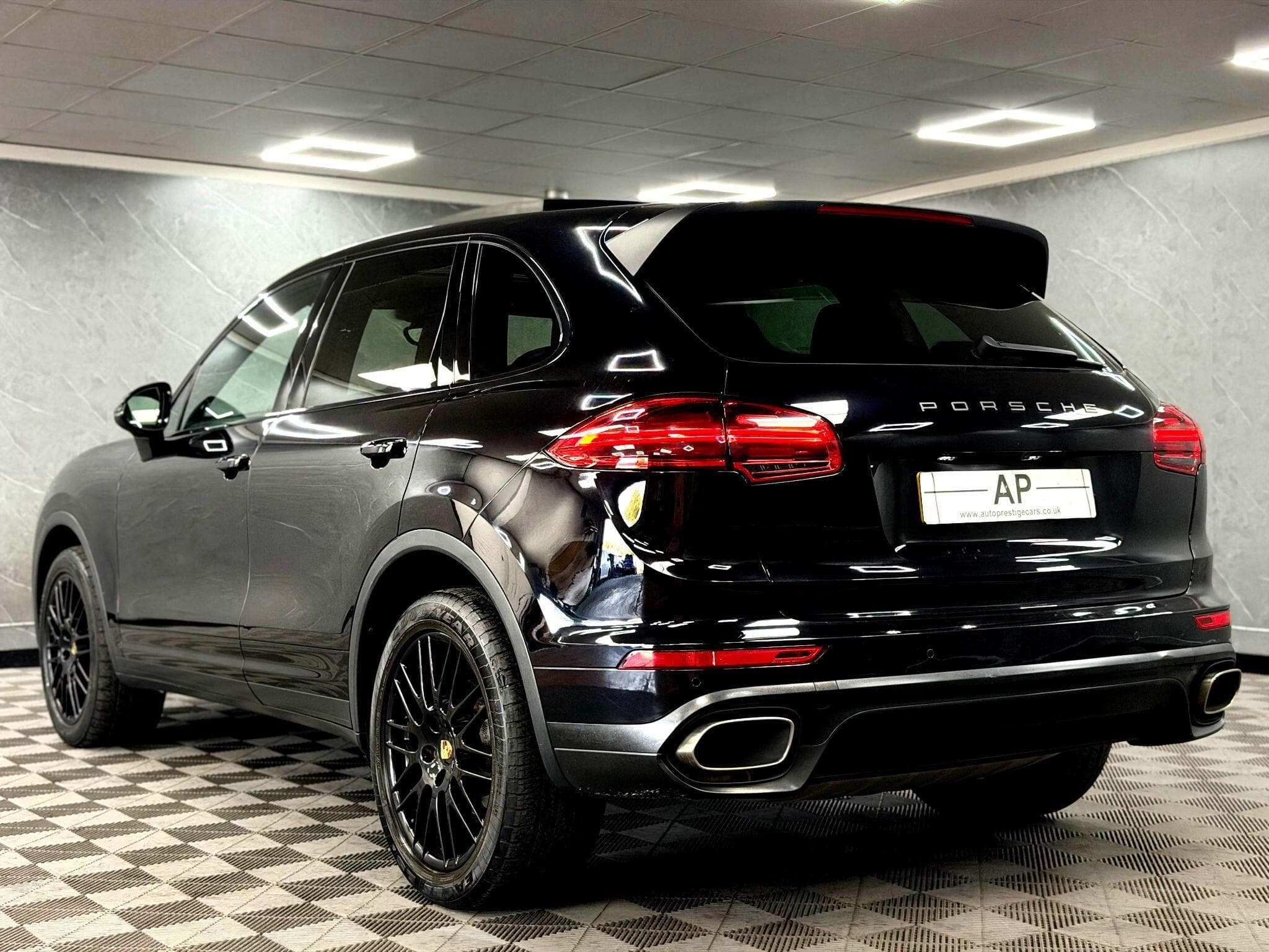 2014 Porsche Cayenne - Thumbnail 7