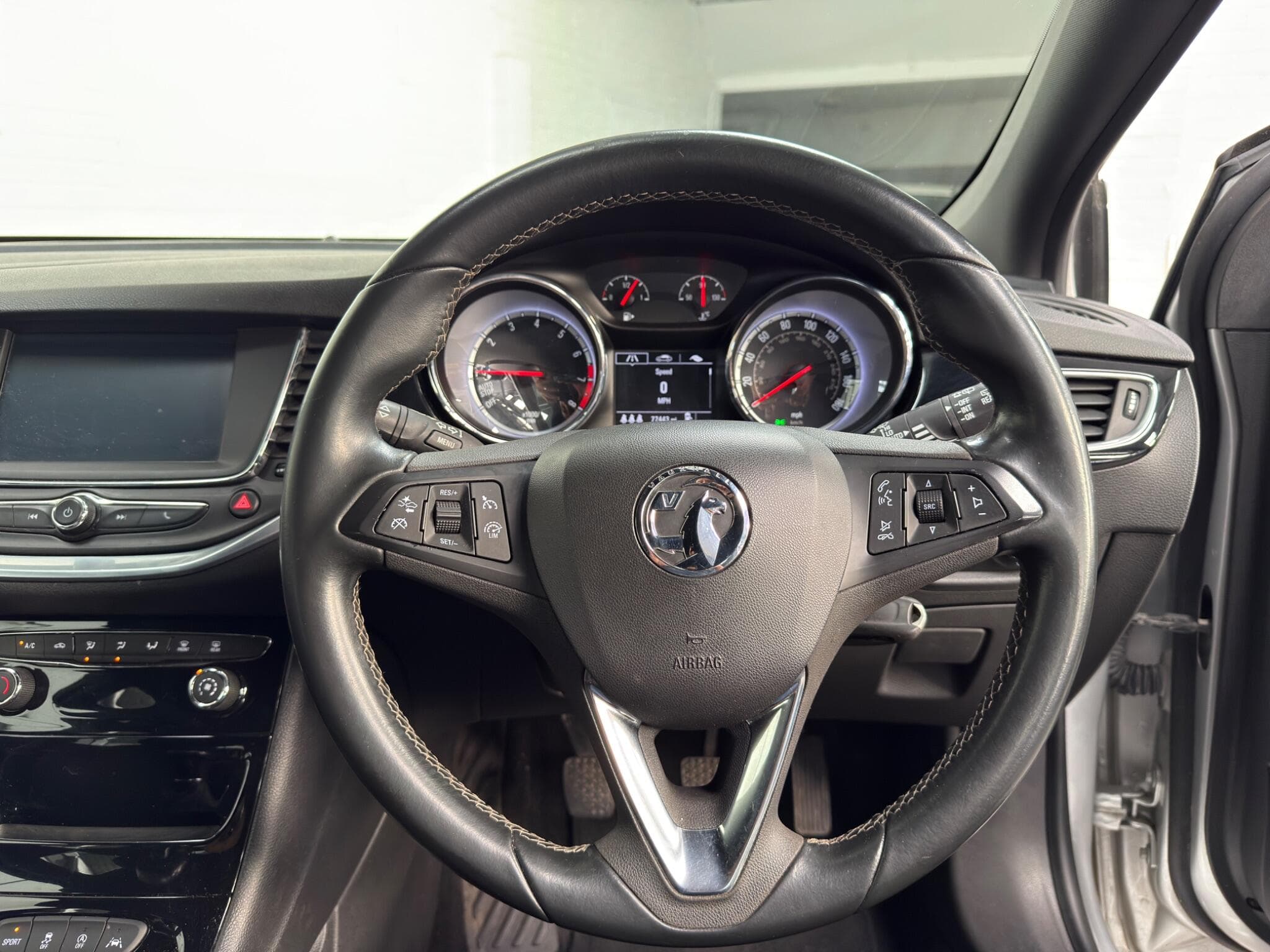 2016 Vauxhall Astra - Thumbnail 27
