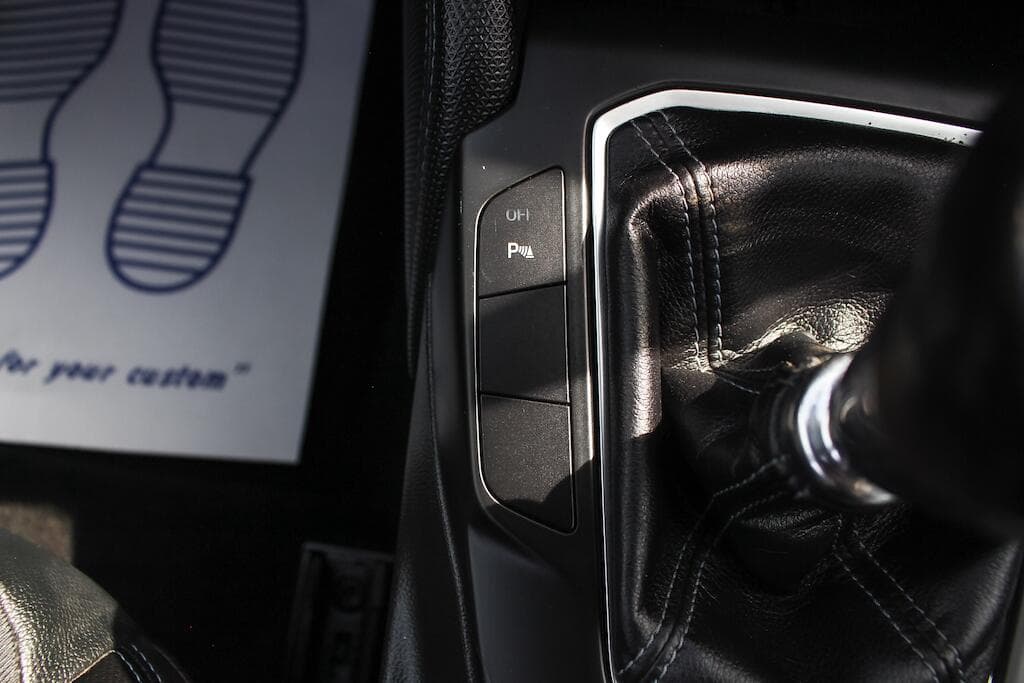 2019 Ford Focus - Thumbnail 28