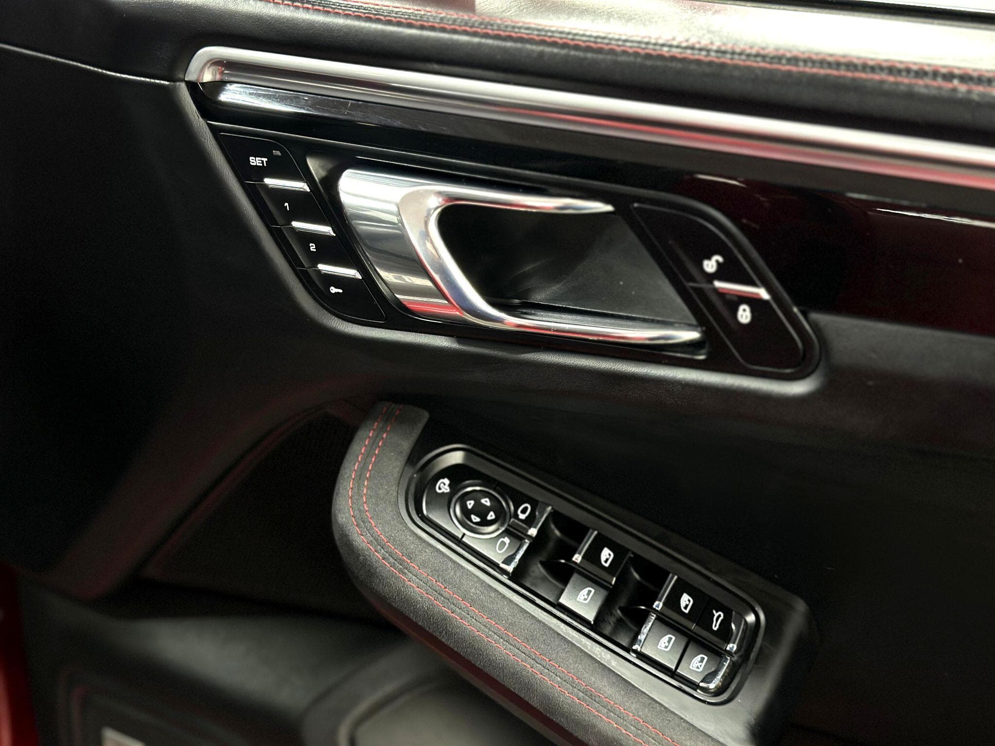 2016 Porsche Macan - Thumbnail 36