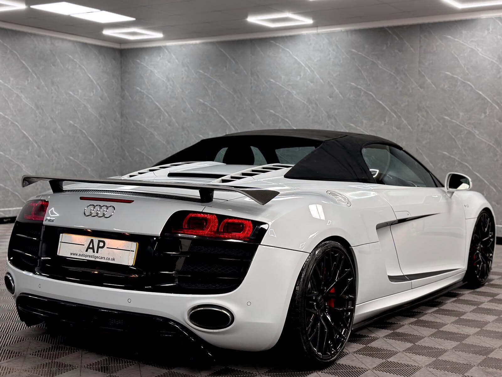 2010 Audi R8 - Thumbnail 40