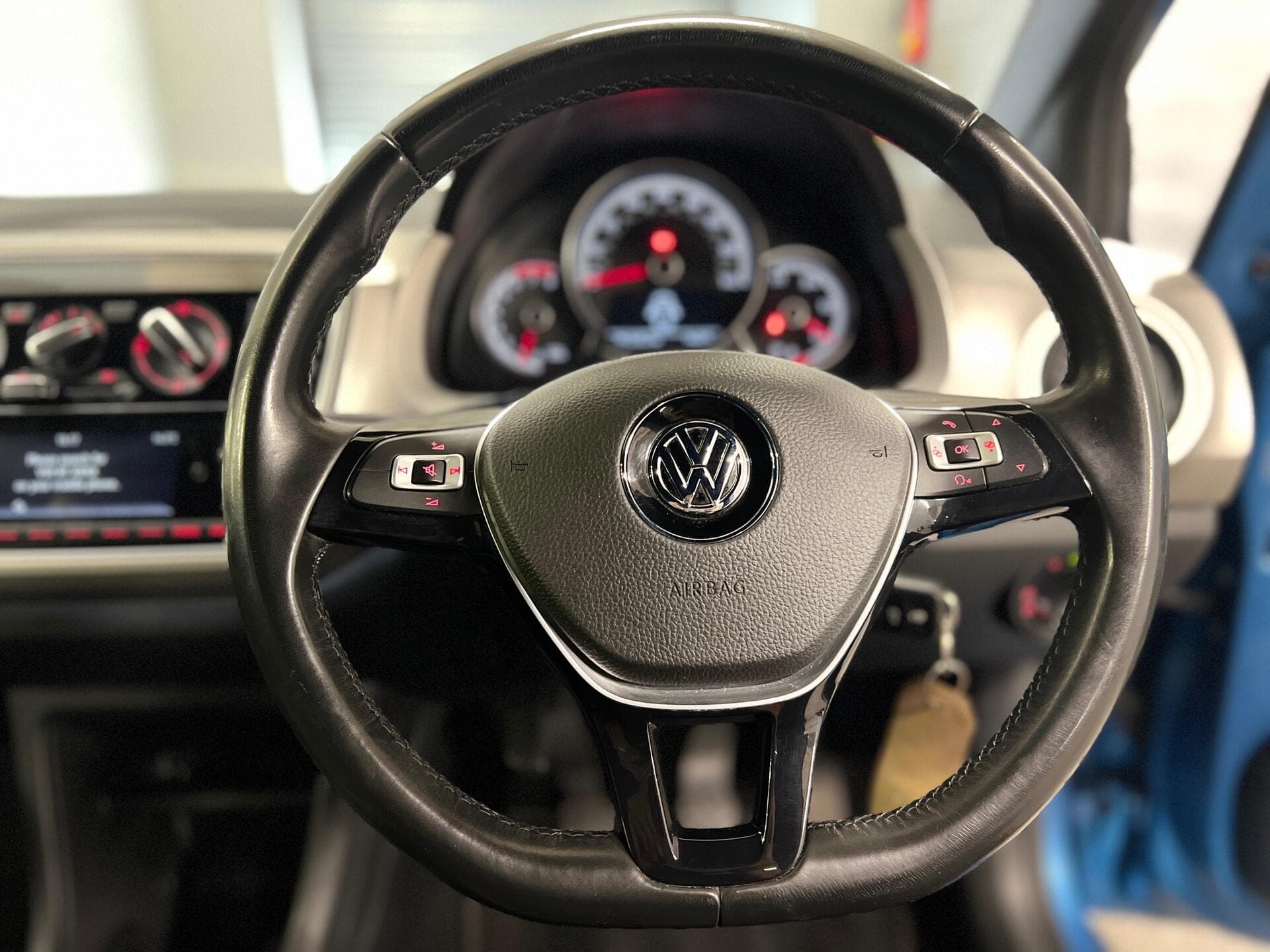 2017 Volkswagen up! - Thumbnail 22