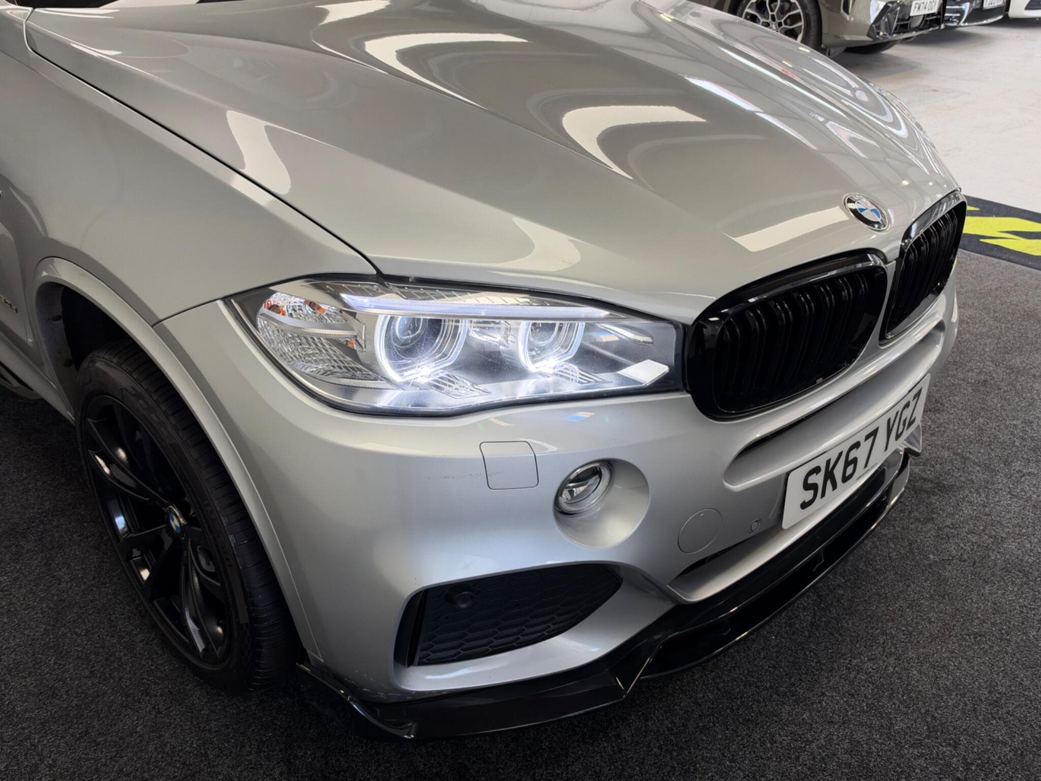 2017 BMW X5 - Thumbnail 52