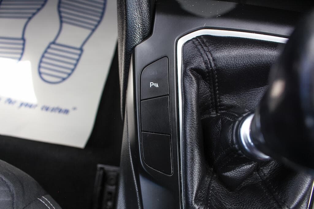 2019 Ford Focus - Thumbnail 28