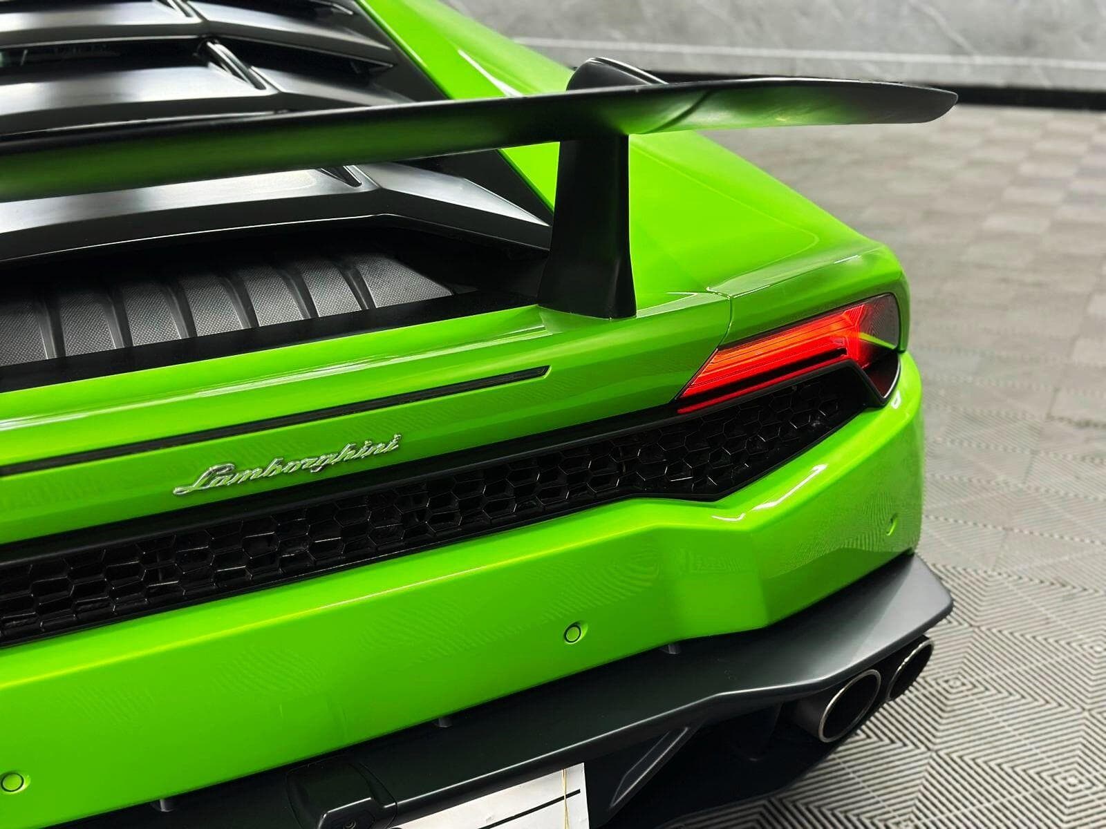 2015 Lamborghini Huracan - Thumbnail 8