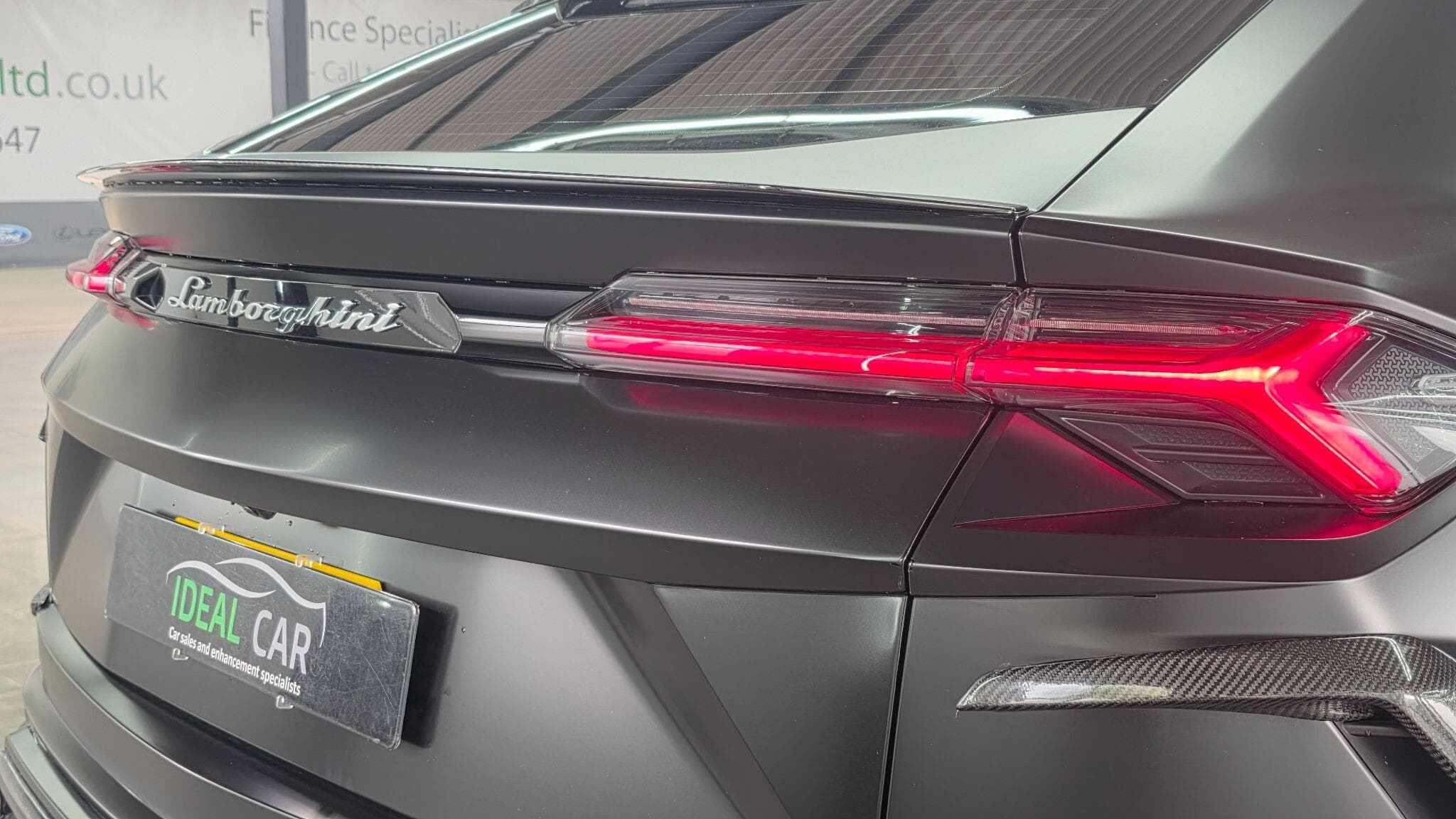 2021 Lamborghini Urus - Thumbnail 23