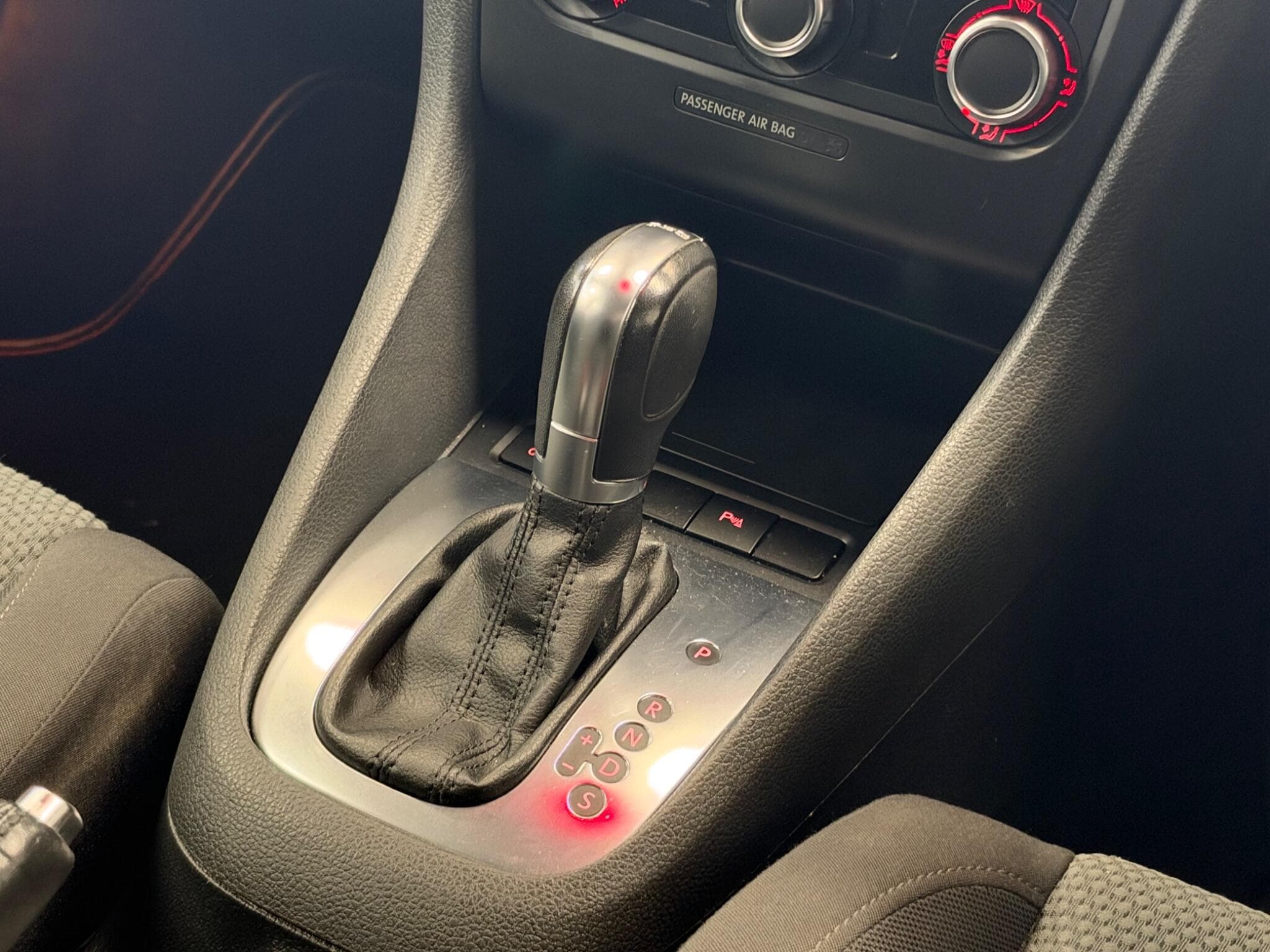 2012 Volkswagen Golf - Thumbnail 17