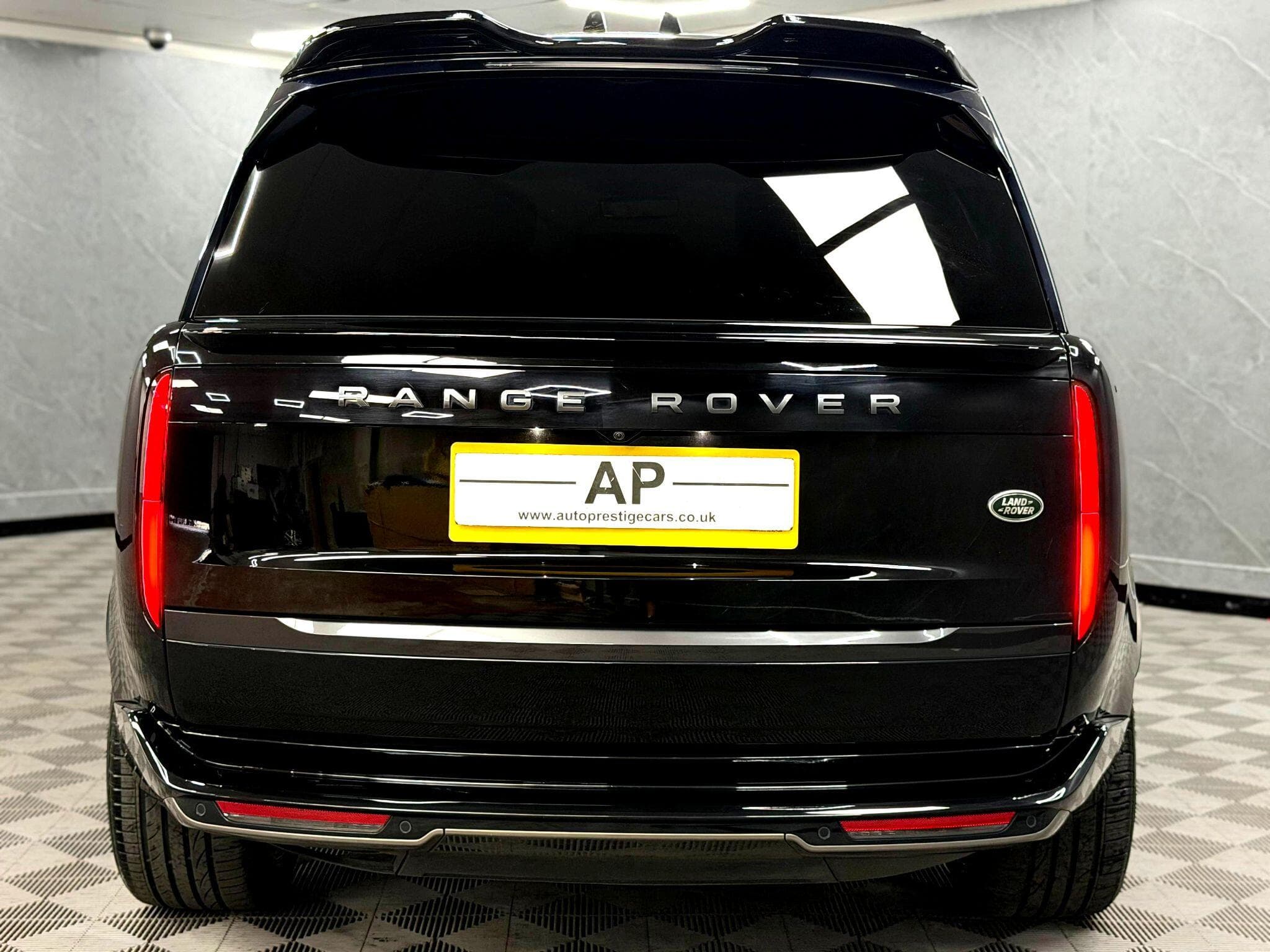 2022 Land Rover Range Rover - Thumbnail 28