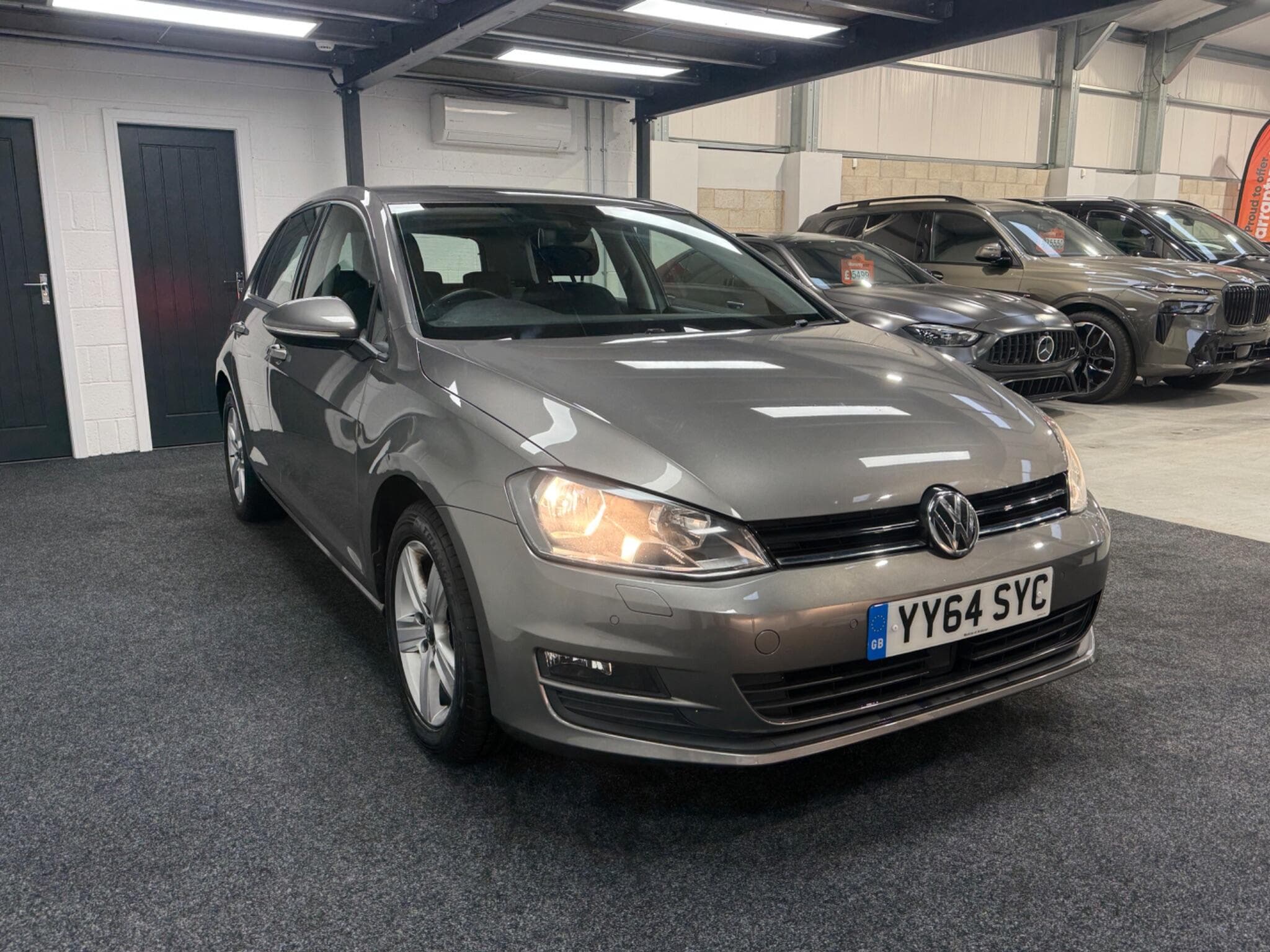 2014 Volkswagen Golf - Image 2