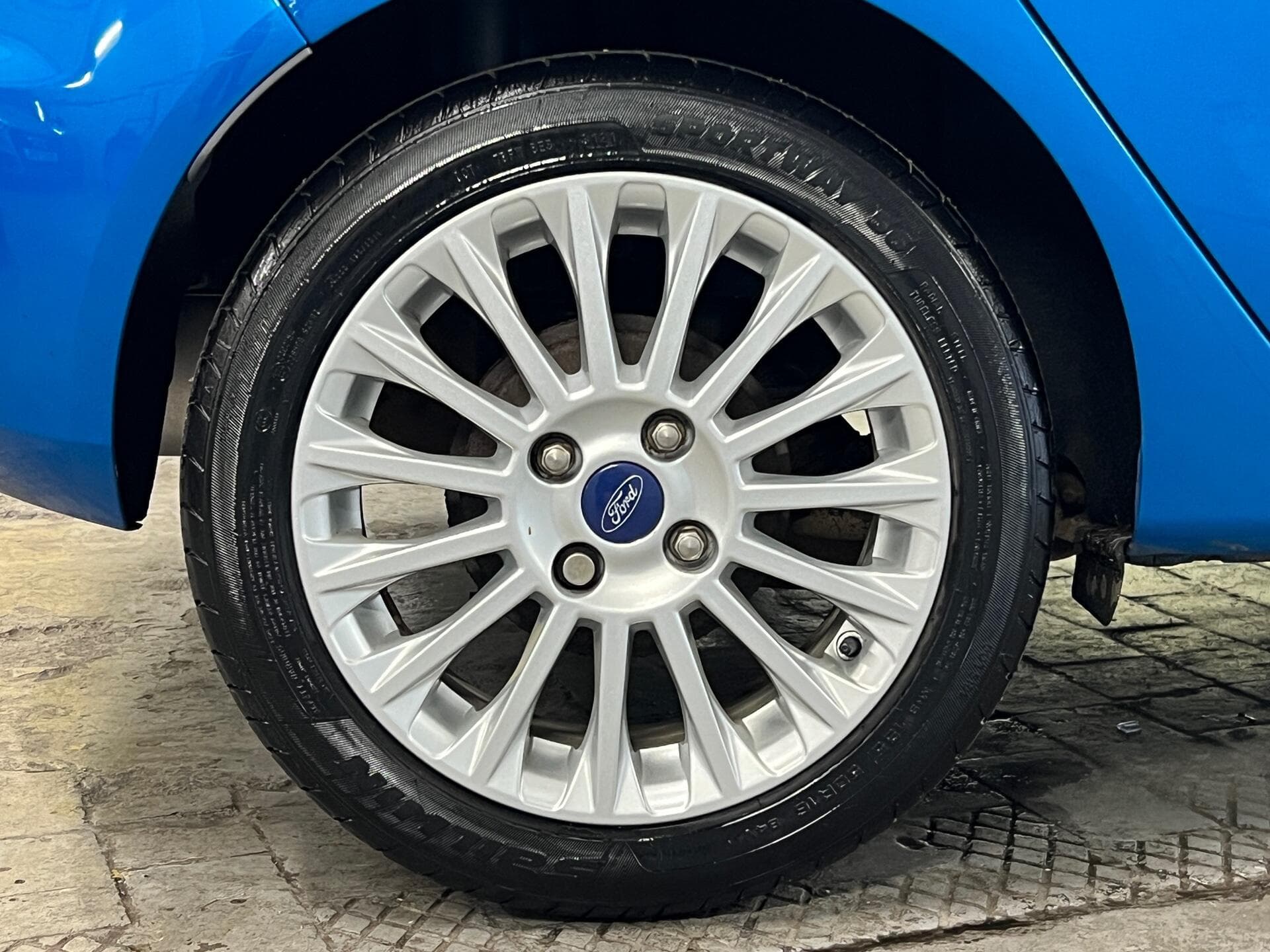 2014 Ford Fiesta - Thumbnail 22