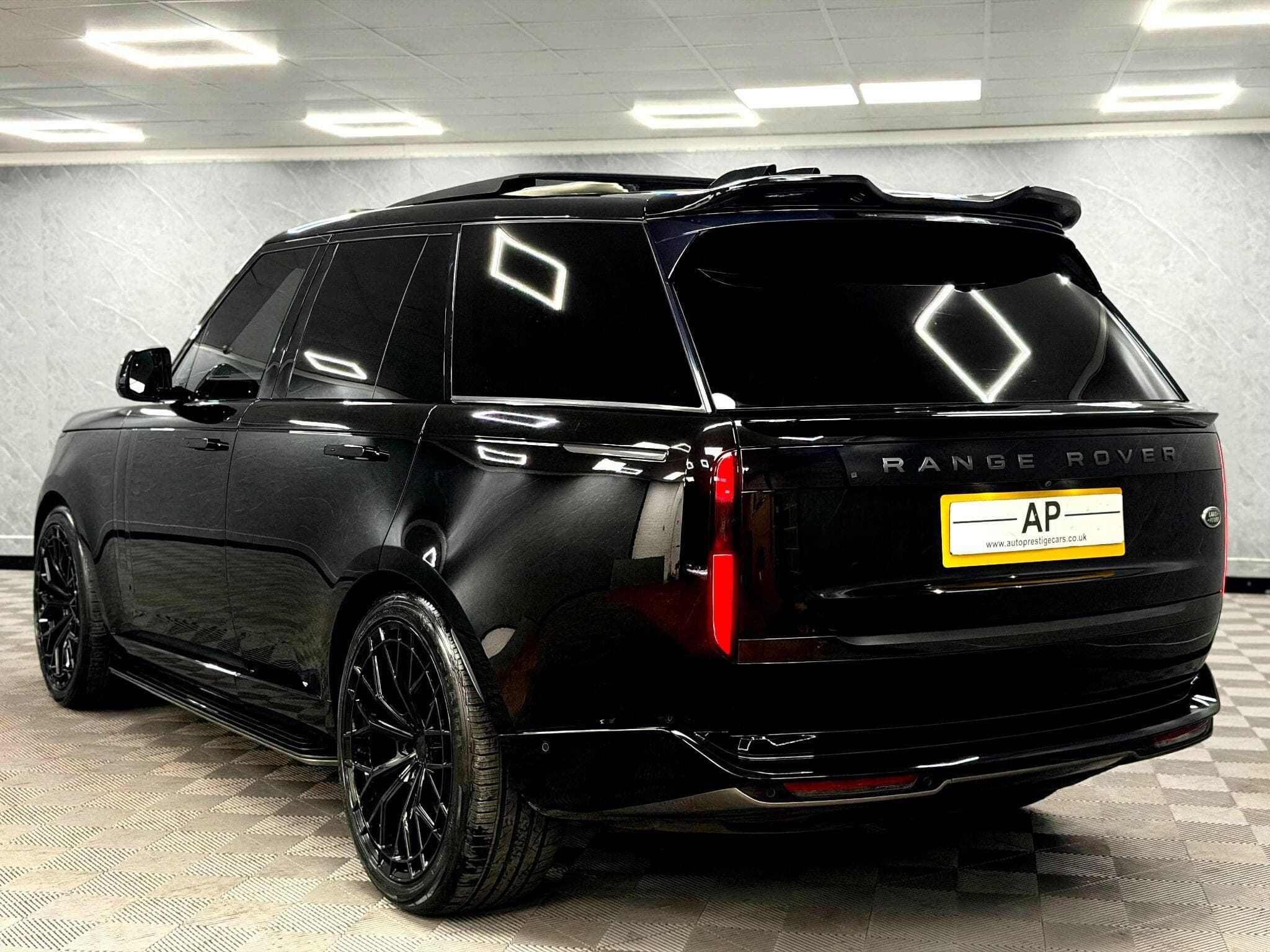 2022 Land Rover Range Rover - Thumbnail 26