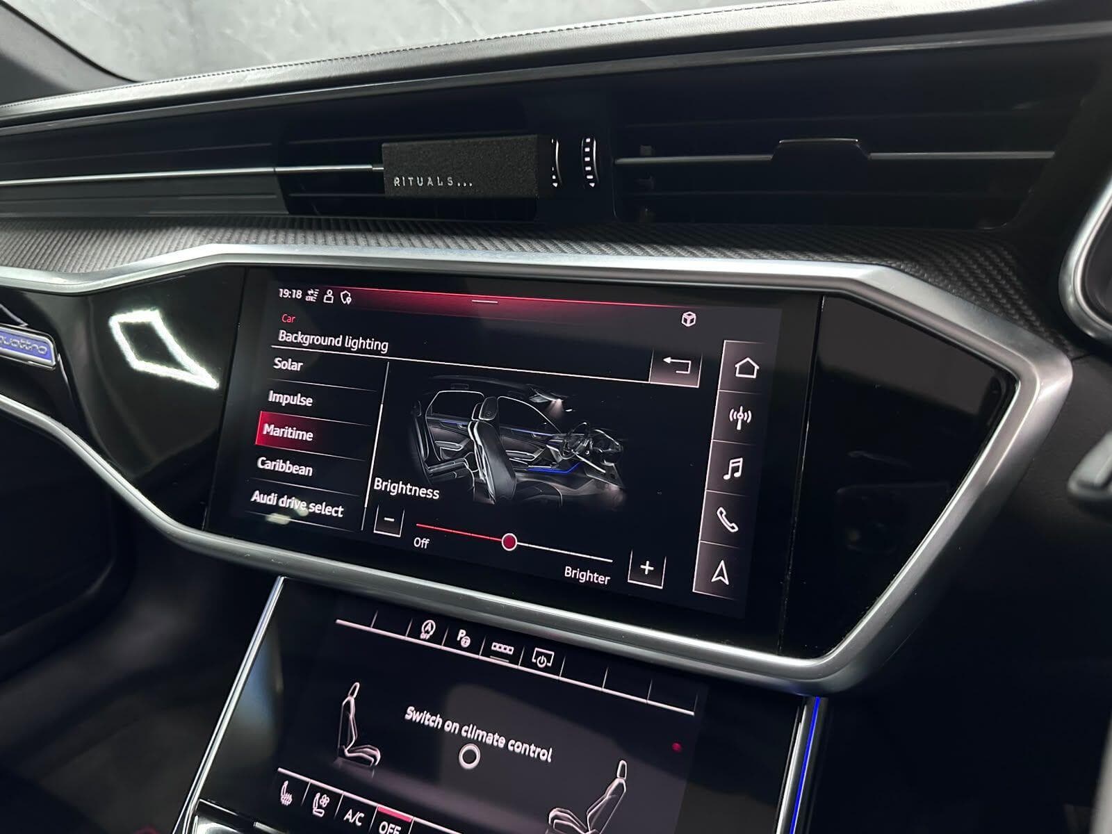 2020 Audi RS6 Avant - Thumbnail 76