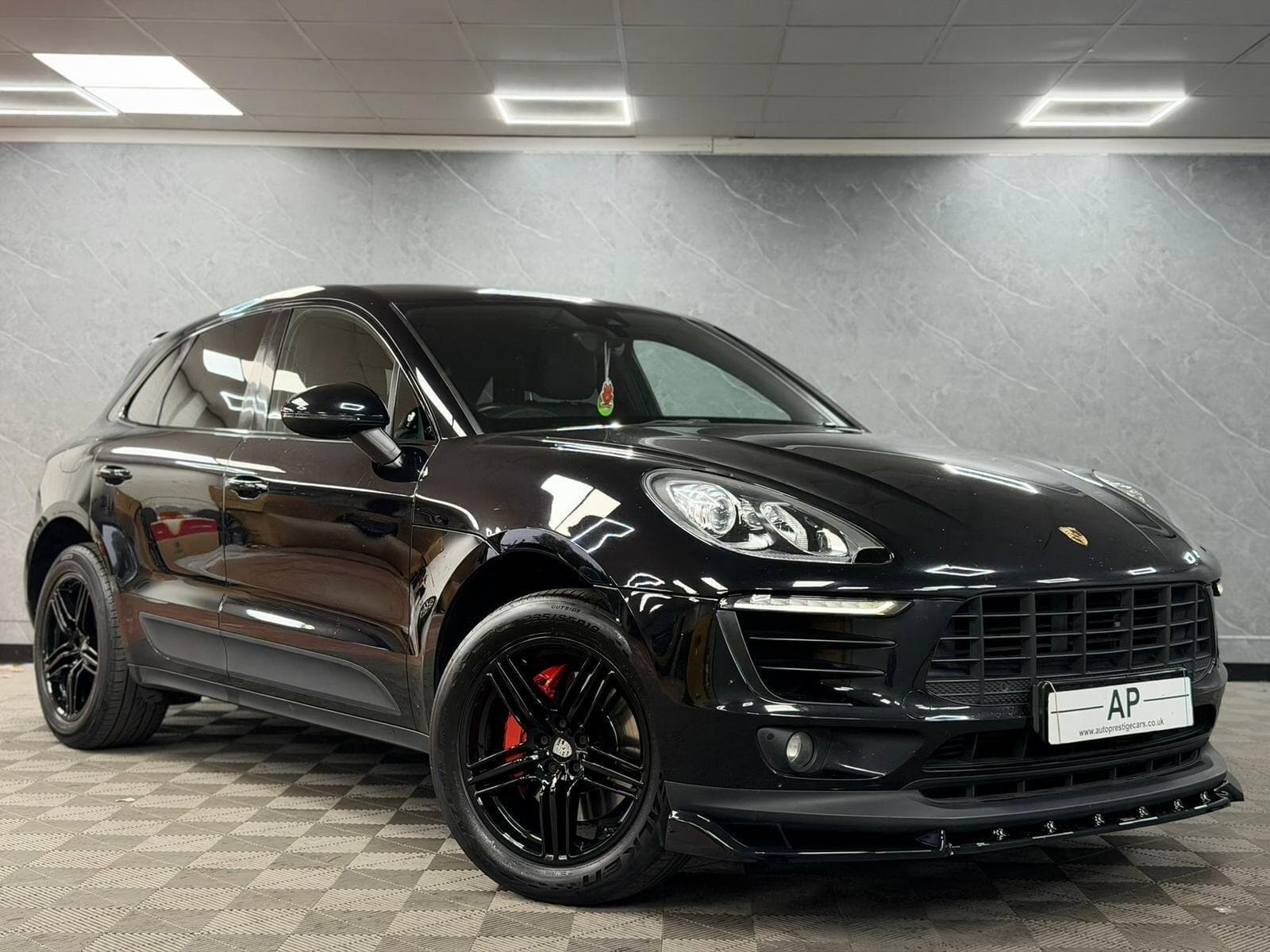 2017 Porsche Macan - Image 3
