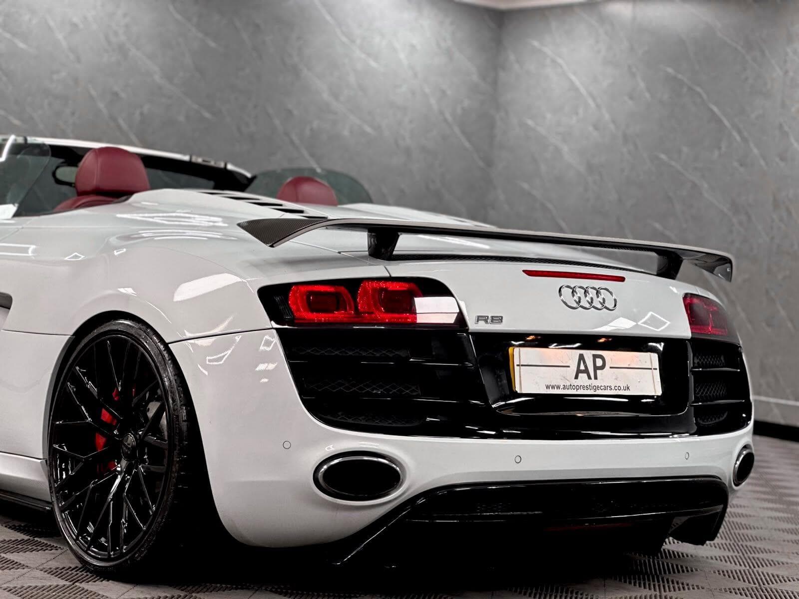 2010 Audi R8 - Thumbnail 34
