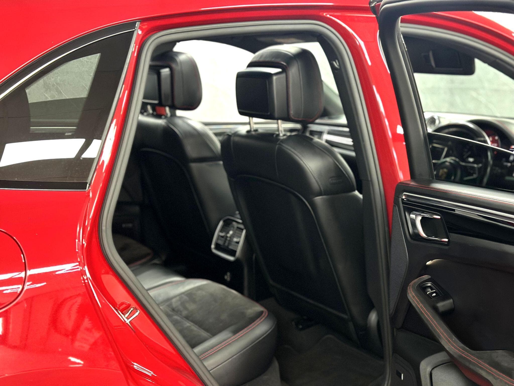2016 Porsche Macan - Thumbnail 42