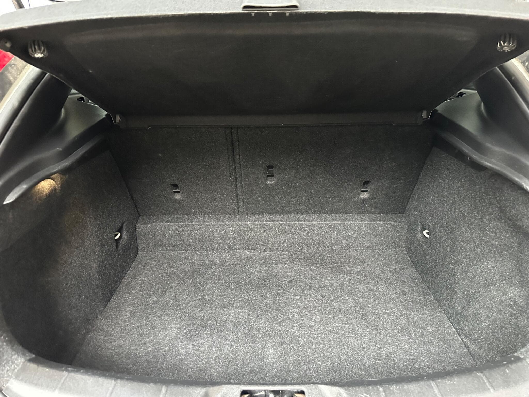 2015 Volvo V40 - Thumbnail 20