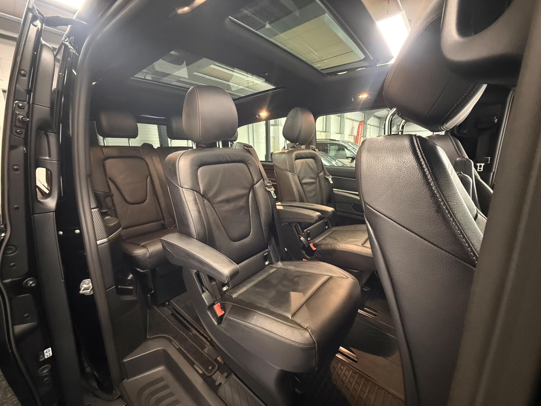 2023 Mercedes-Benz V Class - Thumbnail 33