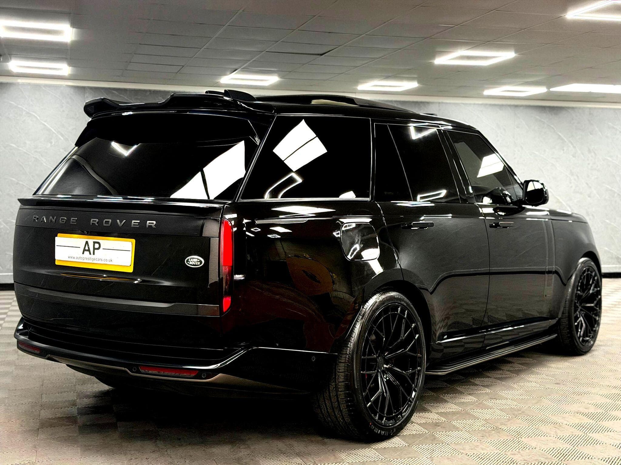 2022 Land Rover Range Rover - Thumbnail 29