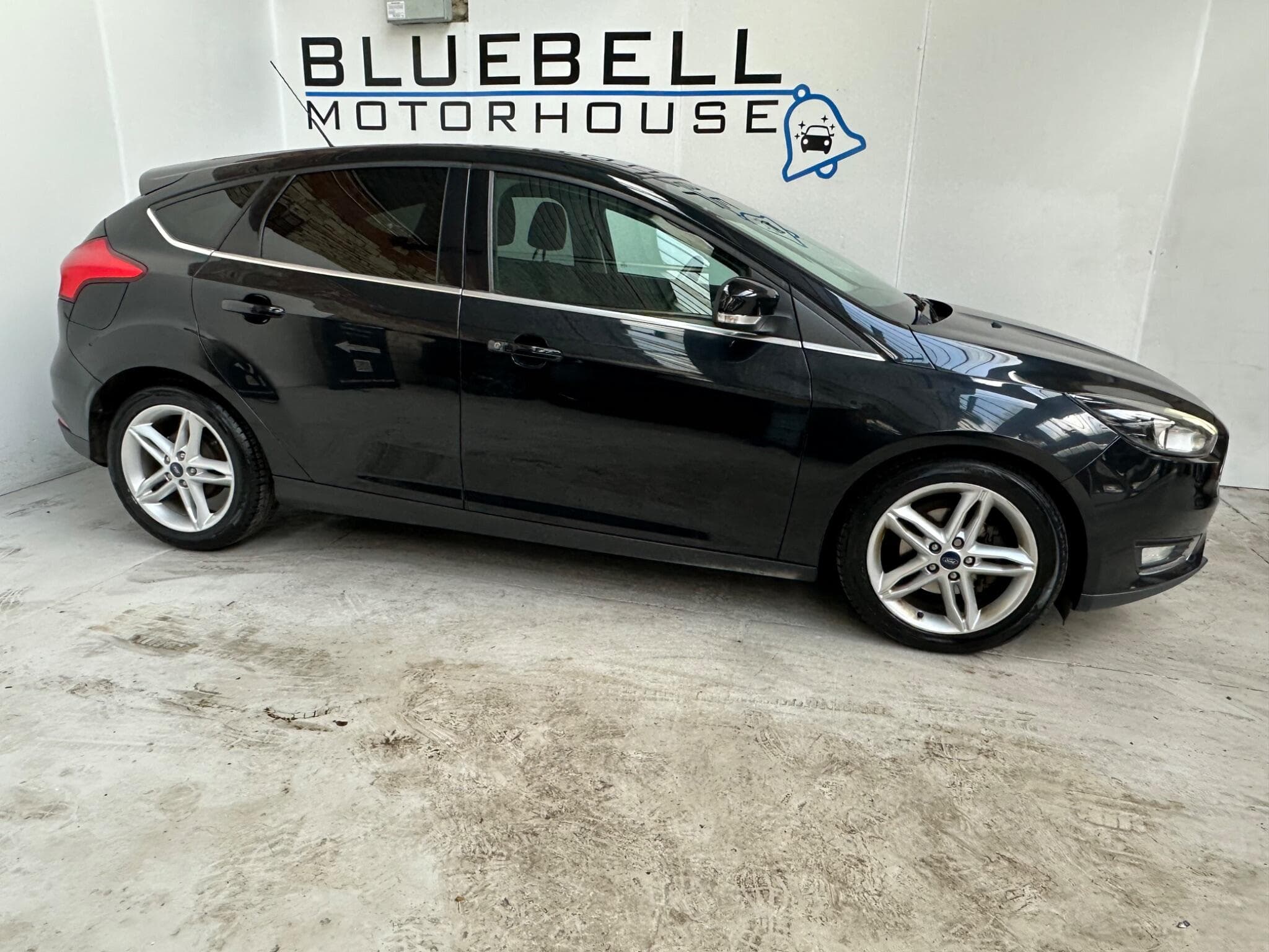 2015 Ford Focus - Thumbnail 9