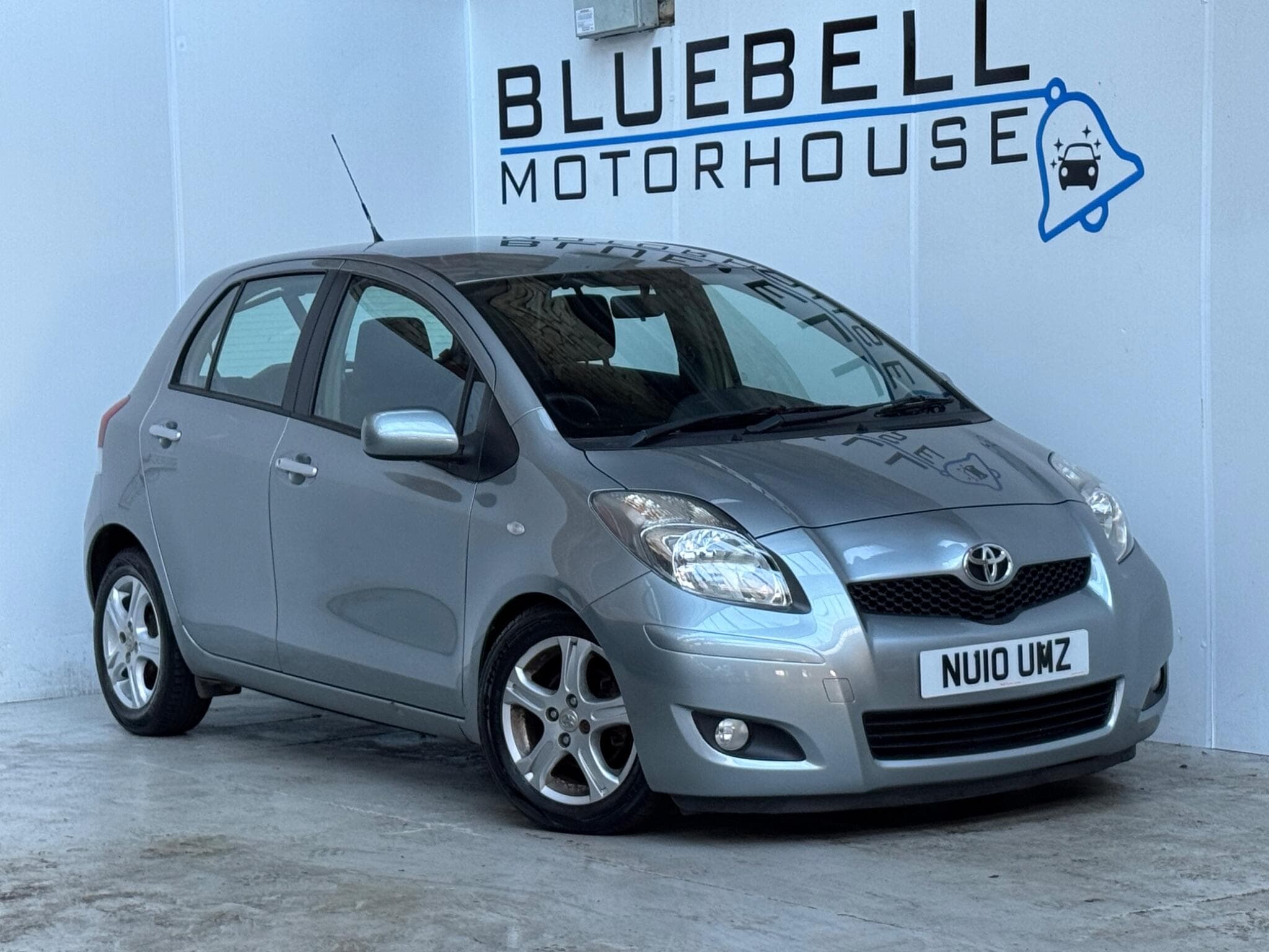 2010 Toyota Yaris - Image 1